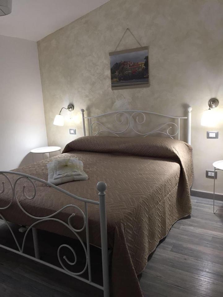 Double Room with Private Bathroom - Photo 3