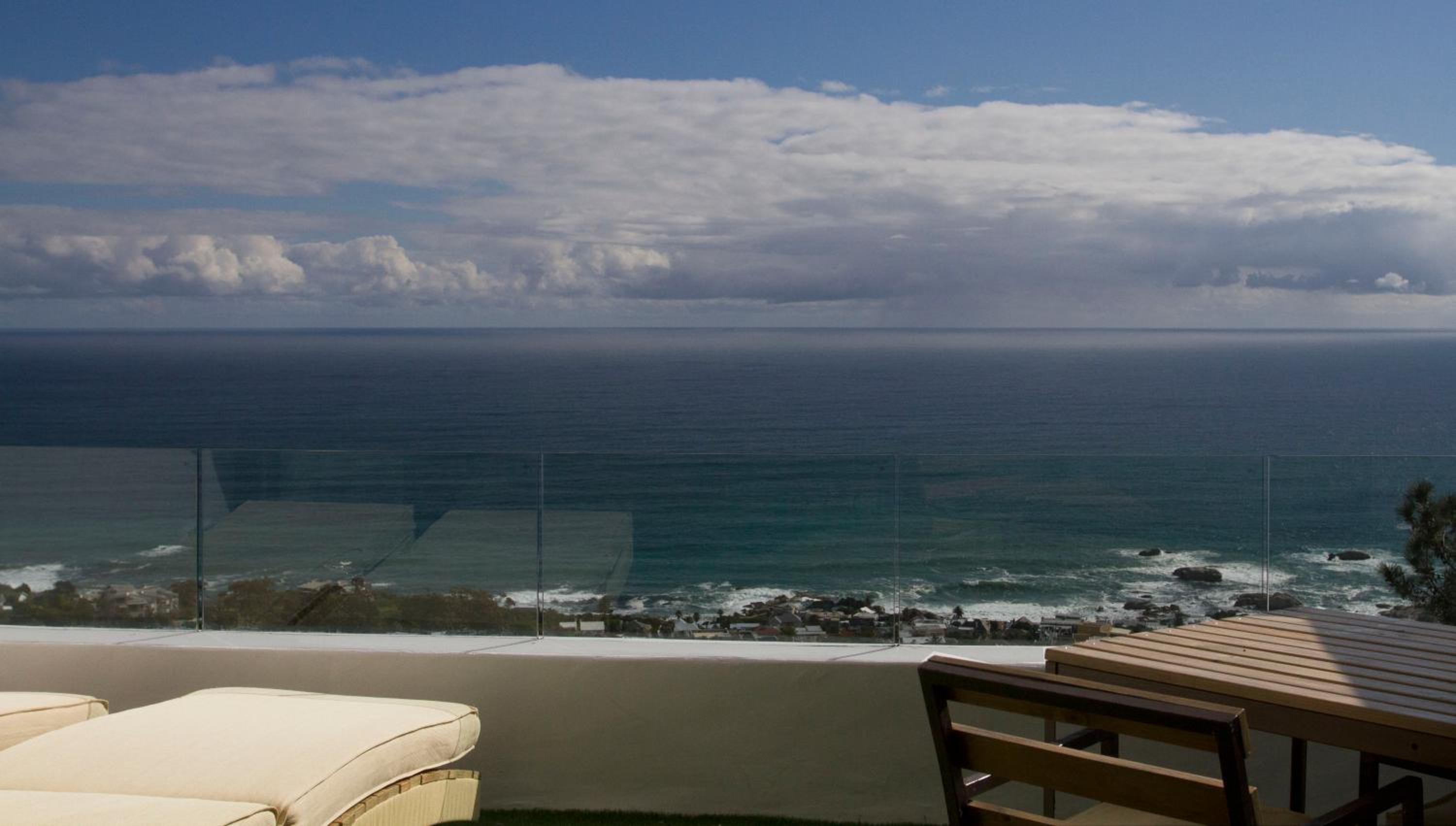 Penthouse Suite with Bay View - Photo 3