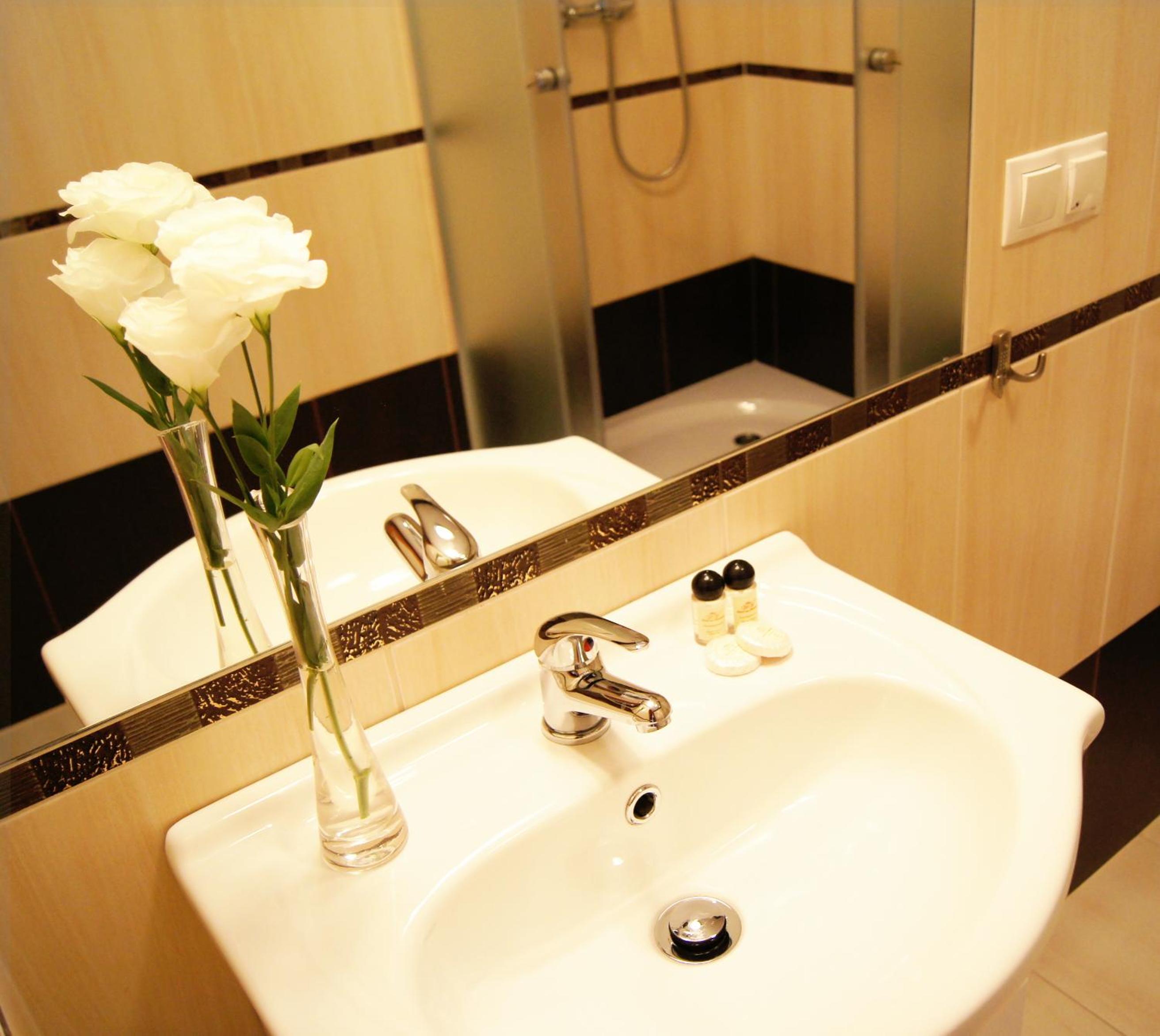 Double Room - Photo 3