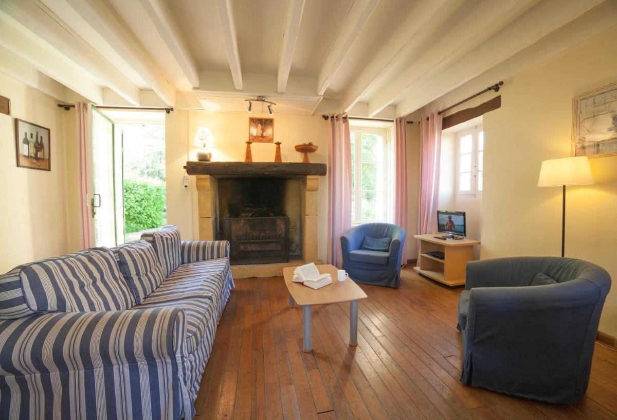Two-Bedroom House photo 3