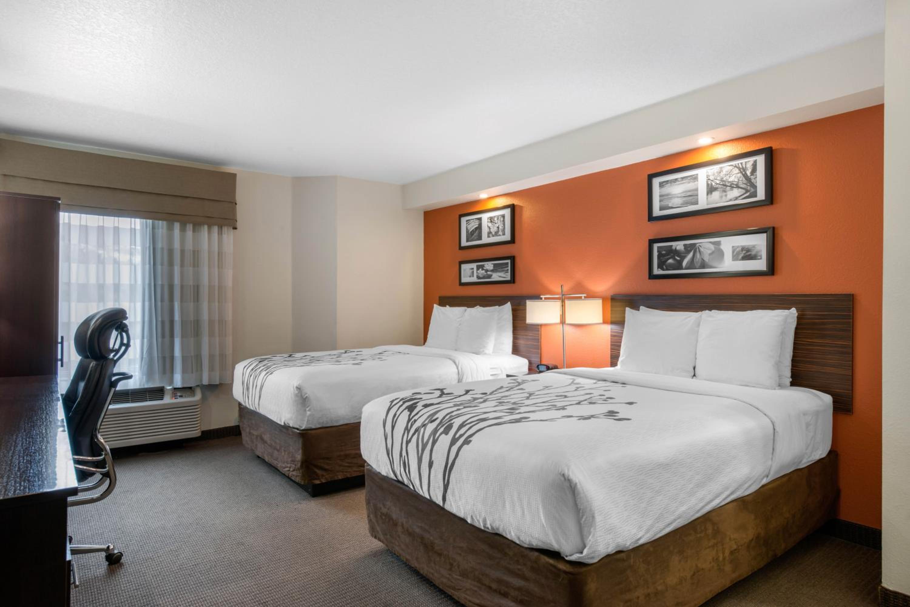 Double Room with Two Double Beds - Non-Smoking - Photo 3