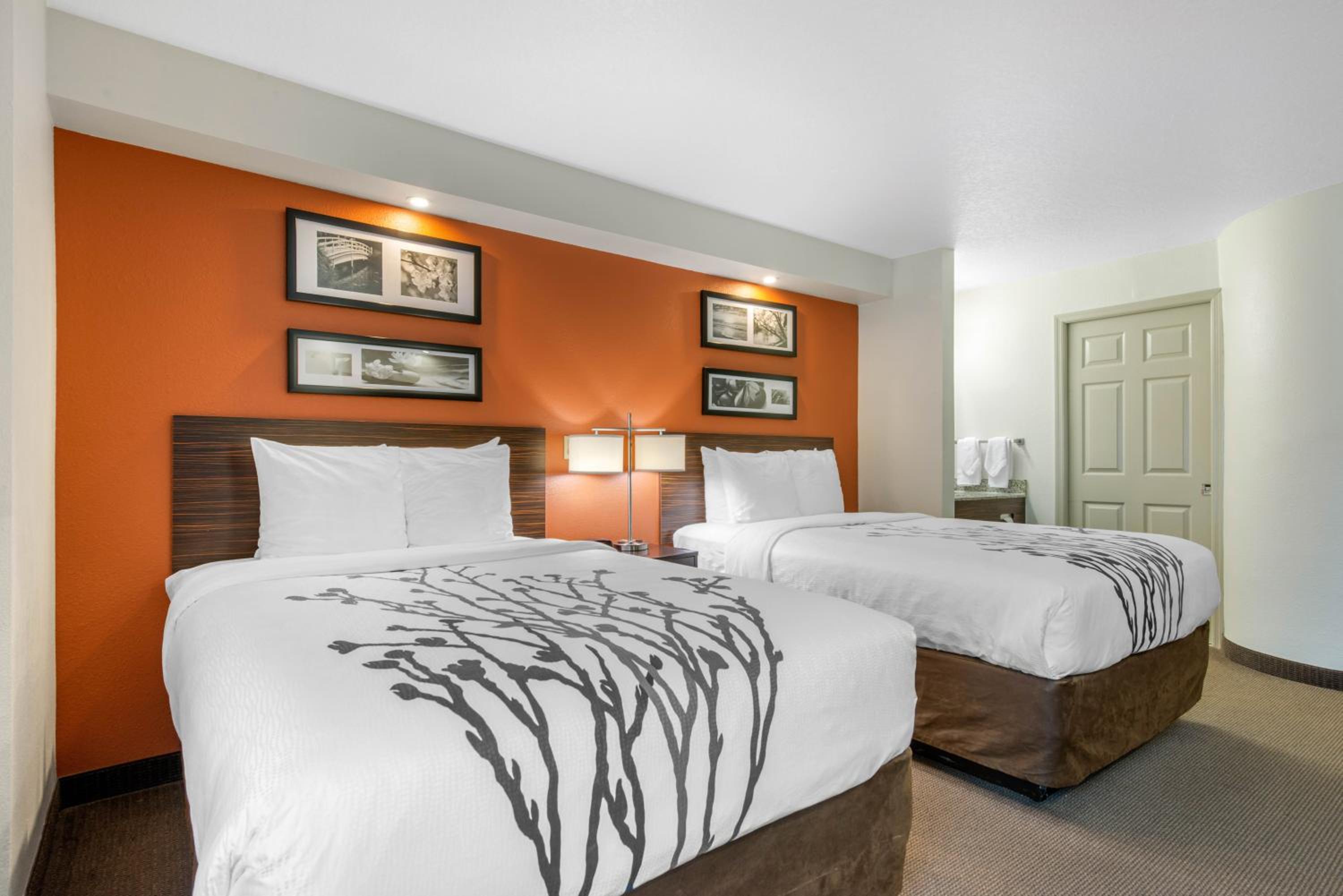 Double Room with Two Double Beds - Non-Smoking - Photo 1