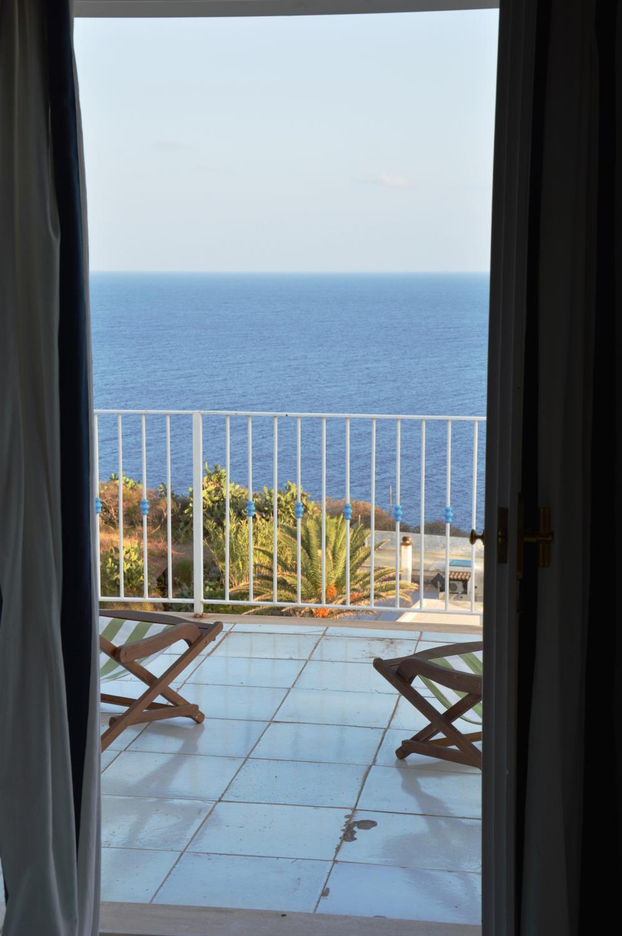 Superior Double or Twin Room with Sea View photo 3
