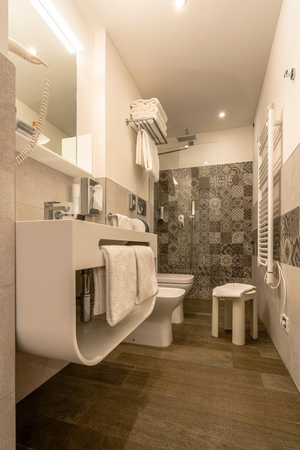 Junior Suite (3 Adults) - Photo 5