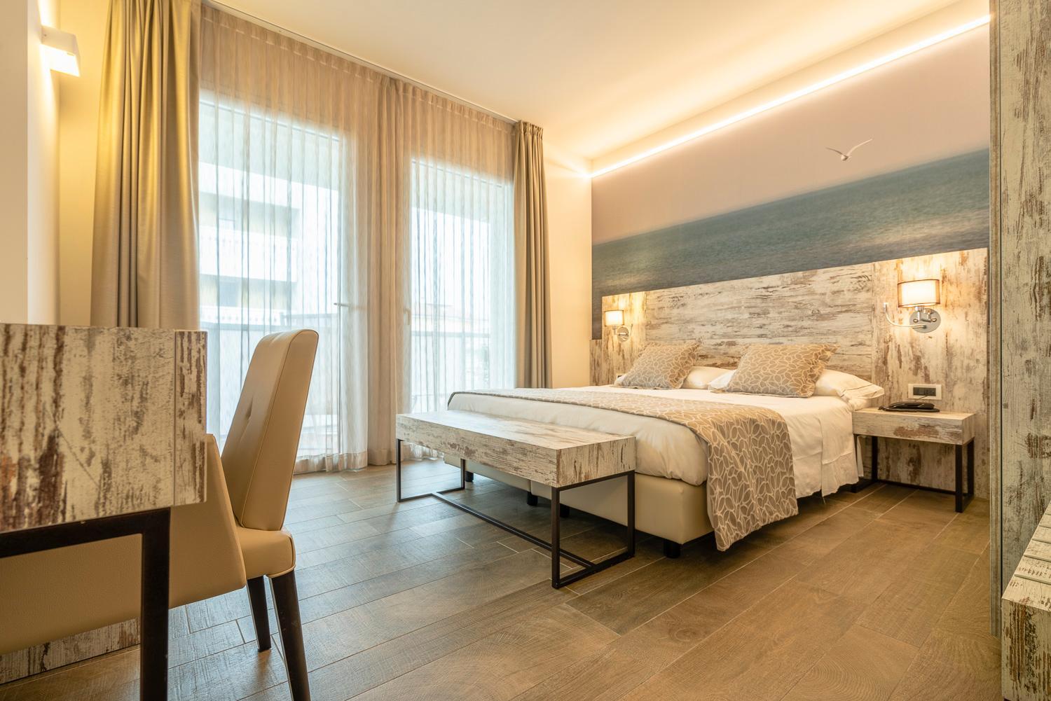 Junior Suite (2 Adults) - Photo 1