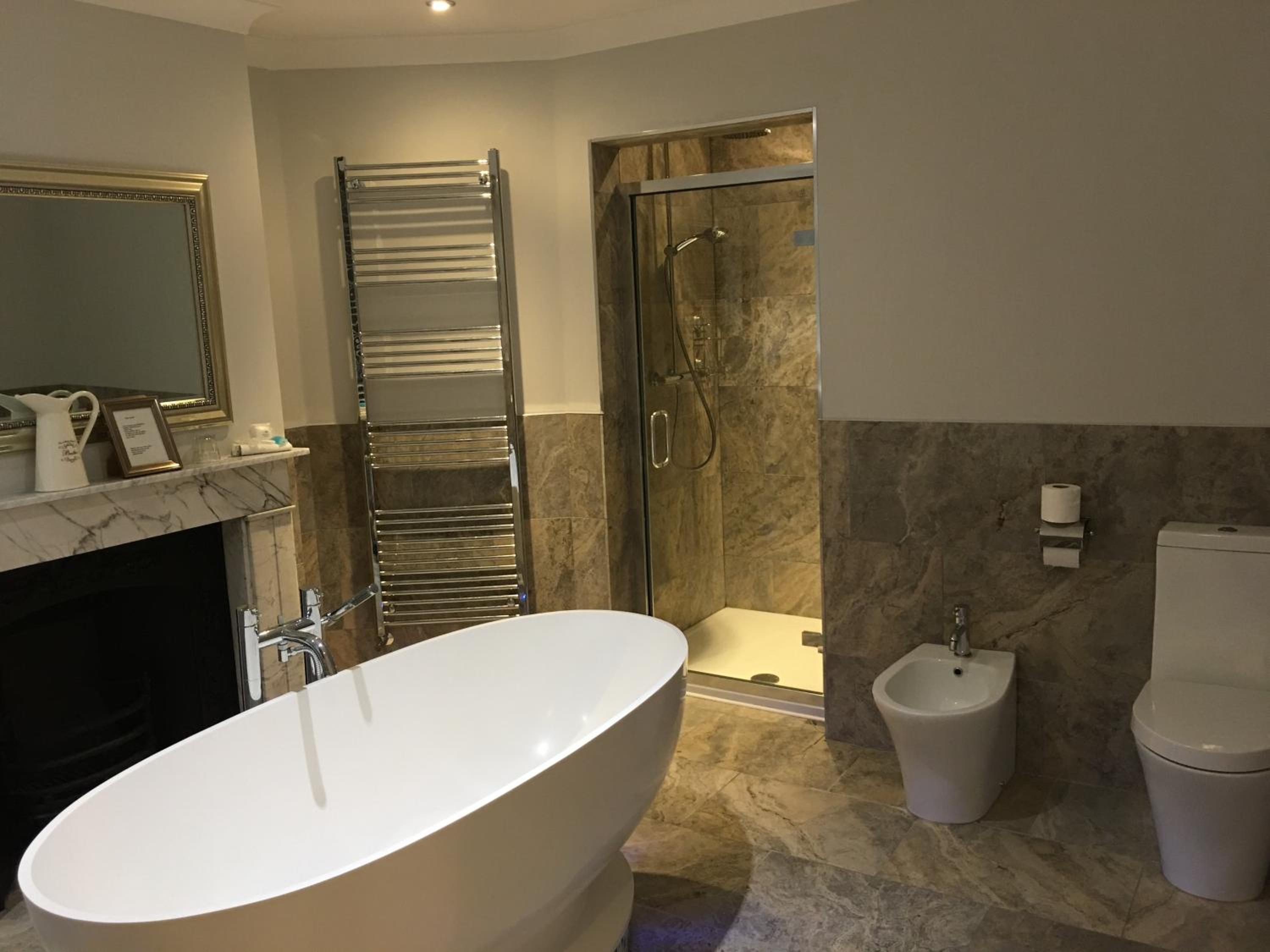 Deluxe King Room photo 2