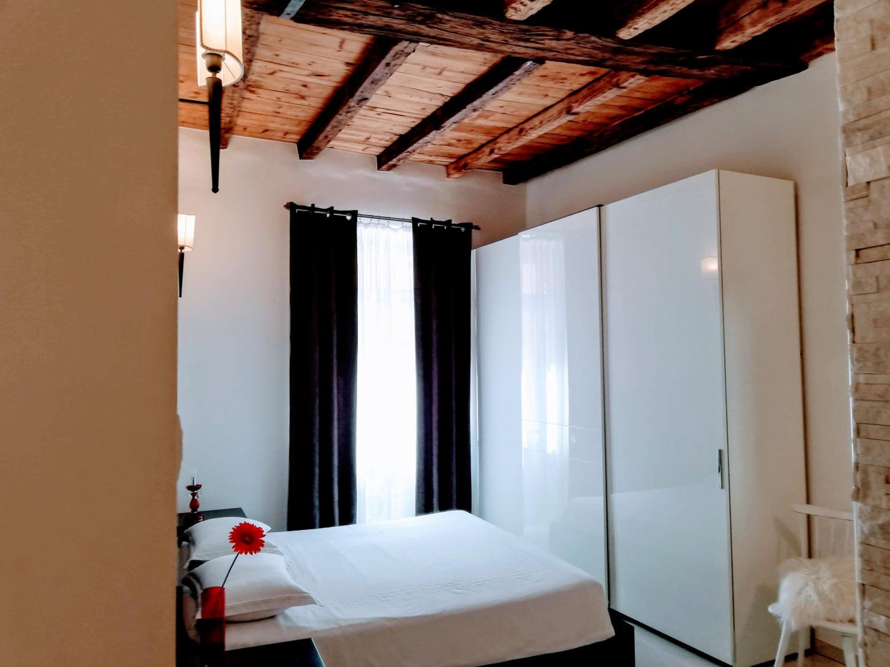 Studio Apartment photo 1