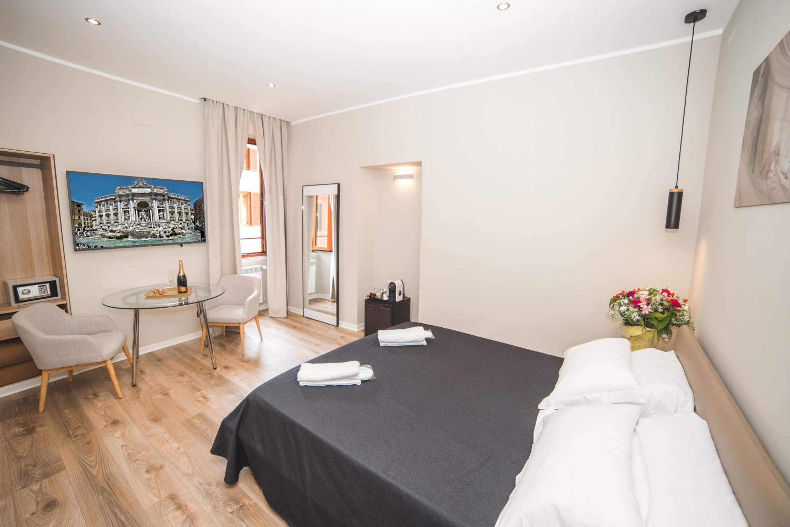 Single Room photo 2