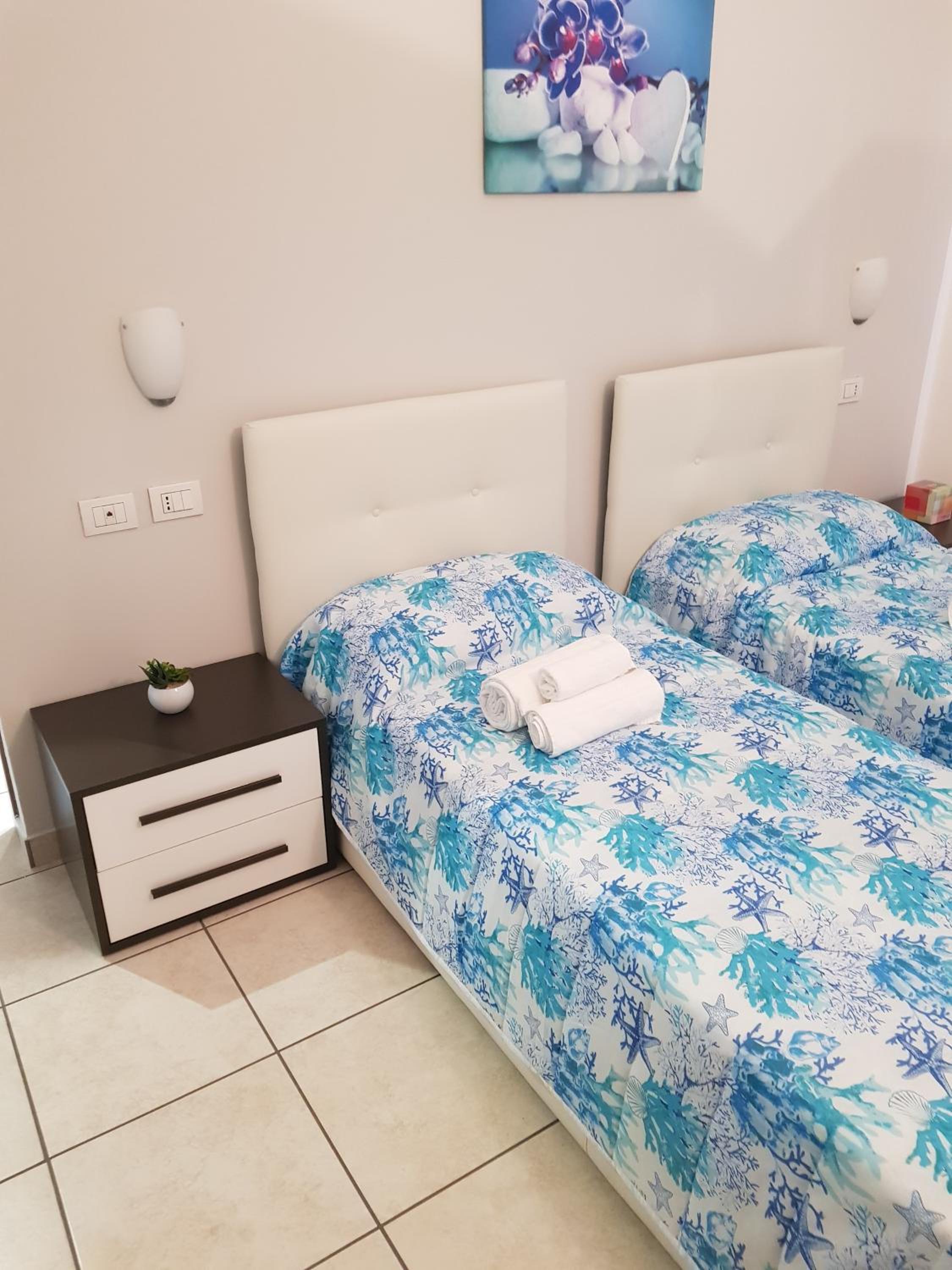 Twin Room with Private Bathroom photo 1