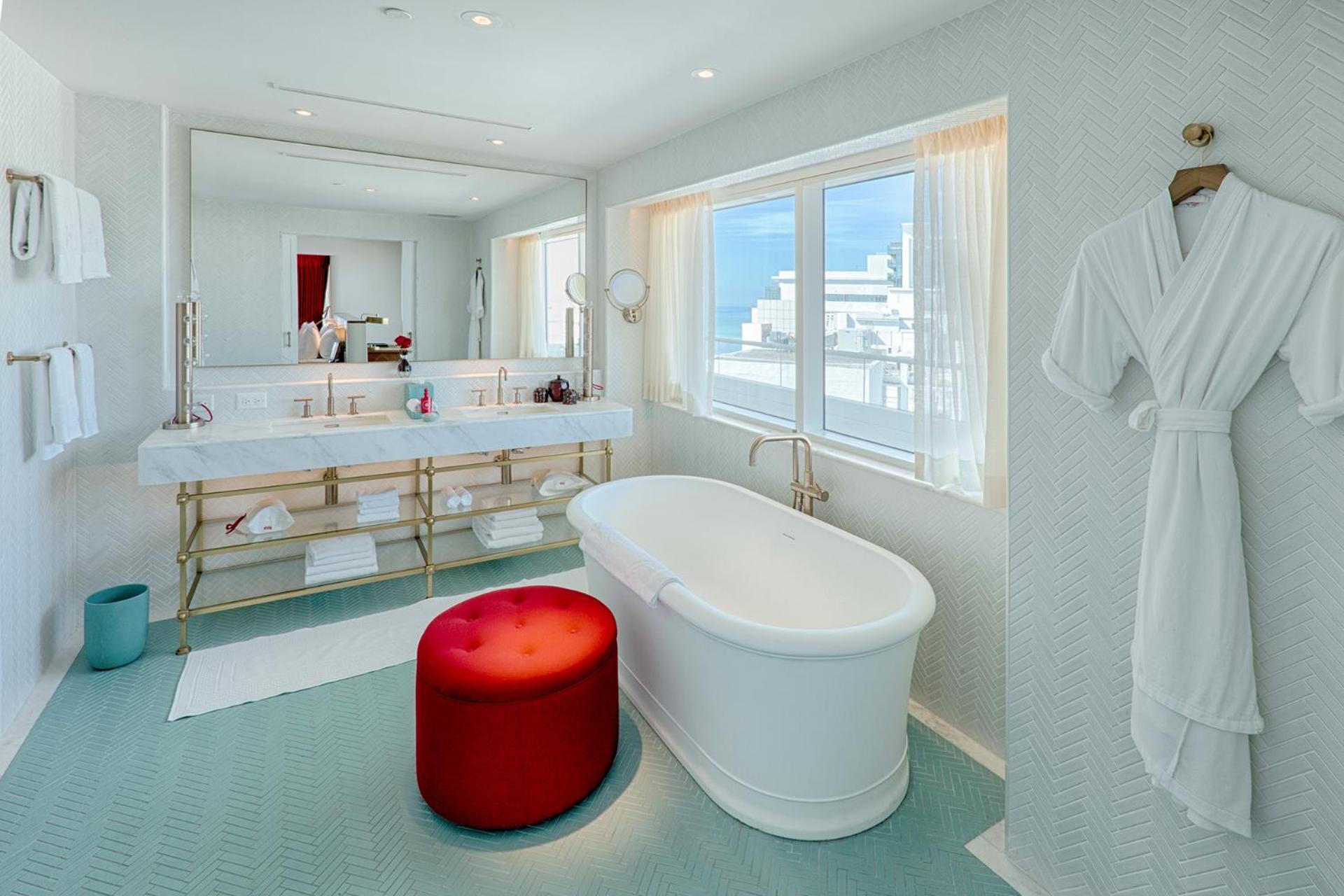 Imperial Two-Bedroom Suite with Ocean View thumbnail 6