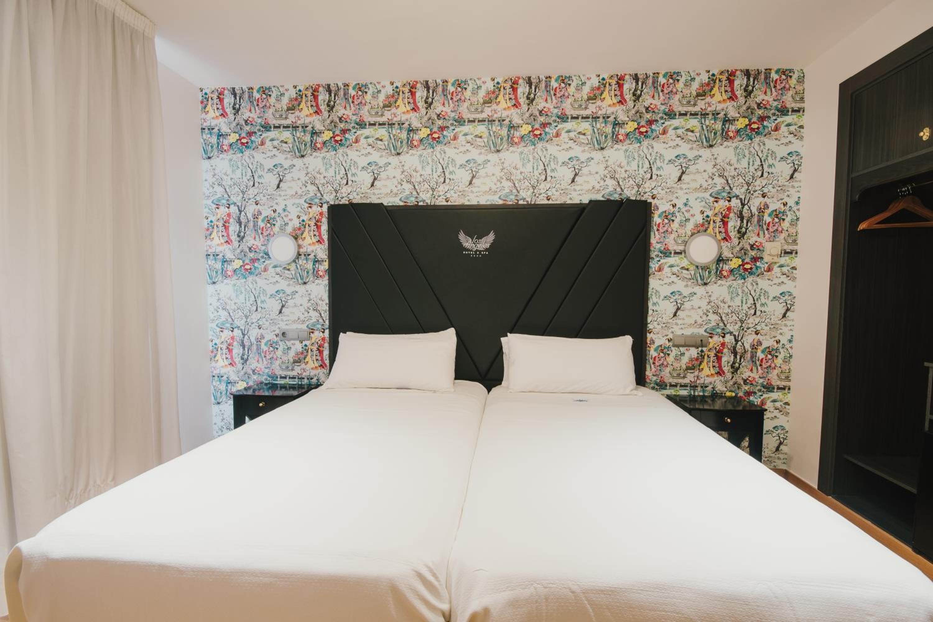 Double or Twin Room - Photo 6