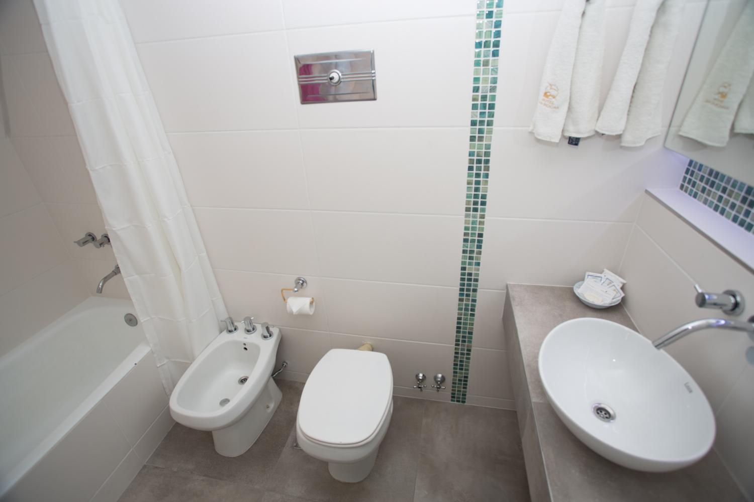 Deluxe Double or Twin Room with Sea View photo 3