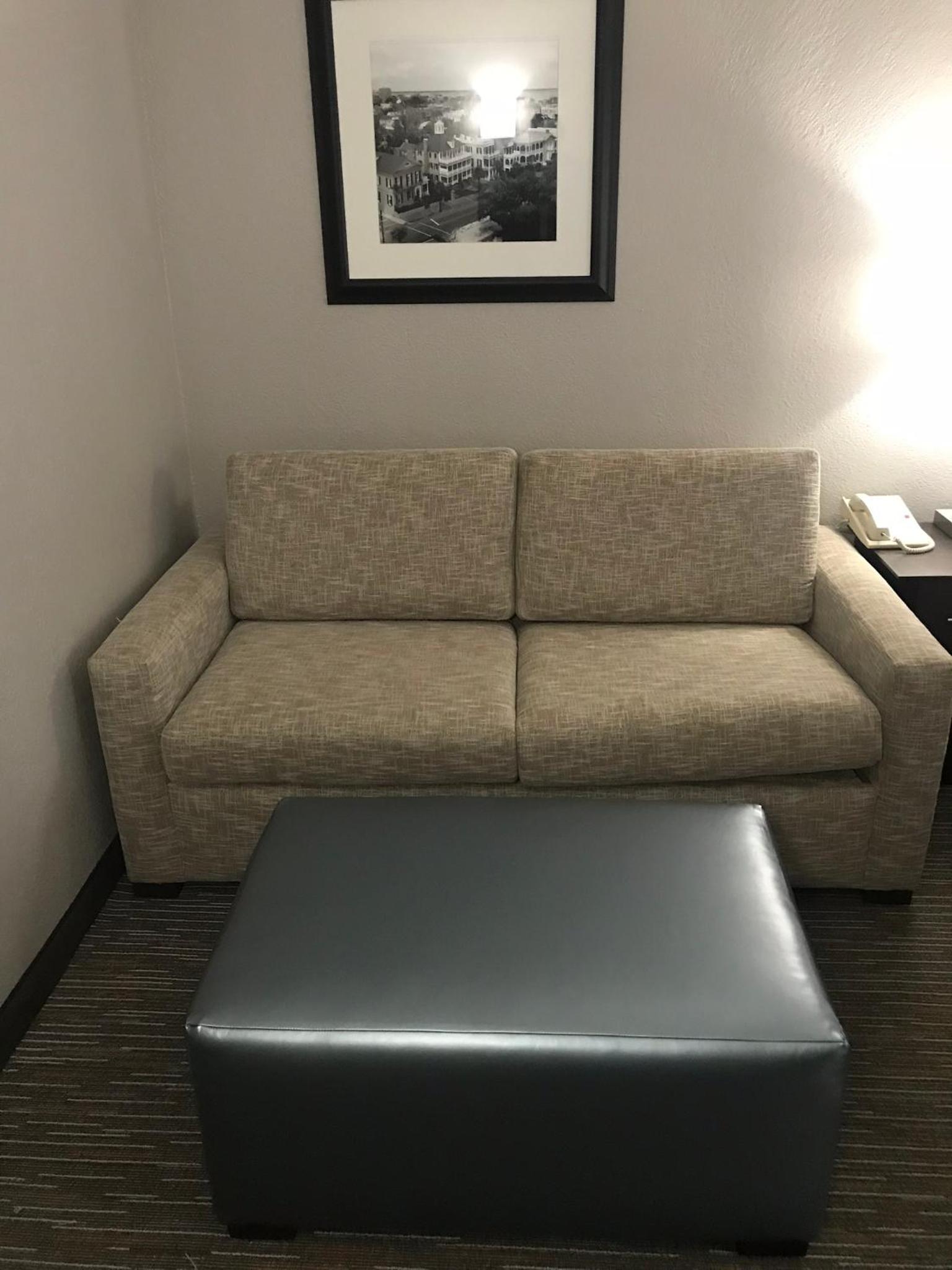Deluxe King Room - Non-Smoking photo 2