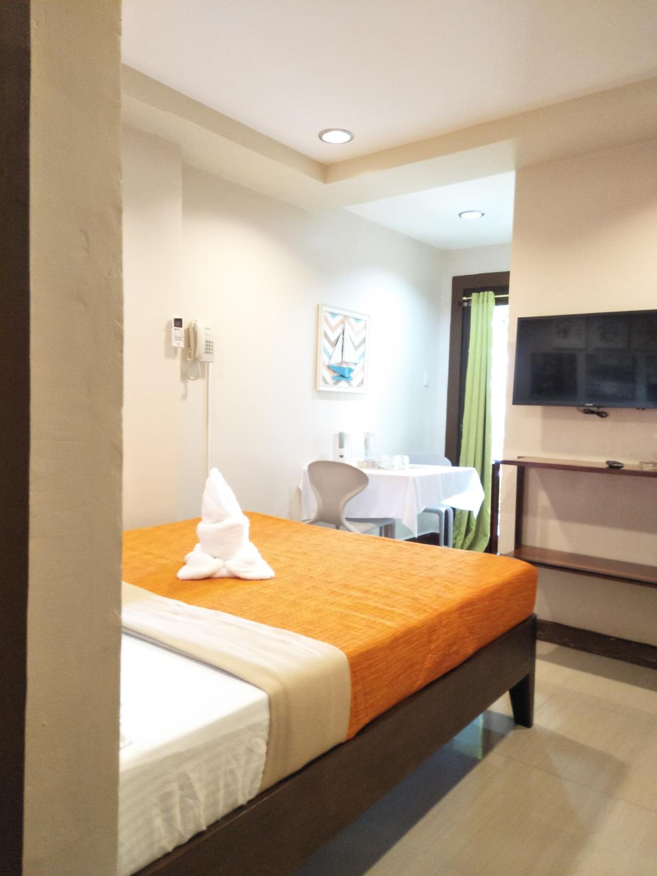 Standard Double Room - Photo 7
