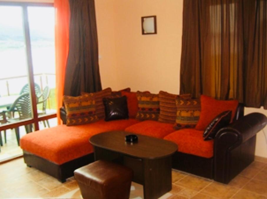 One-Bedroom House photo 1