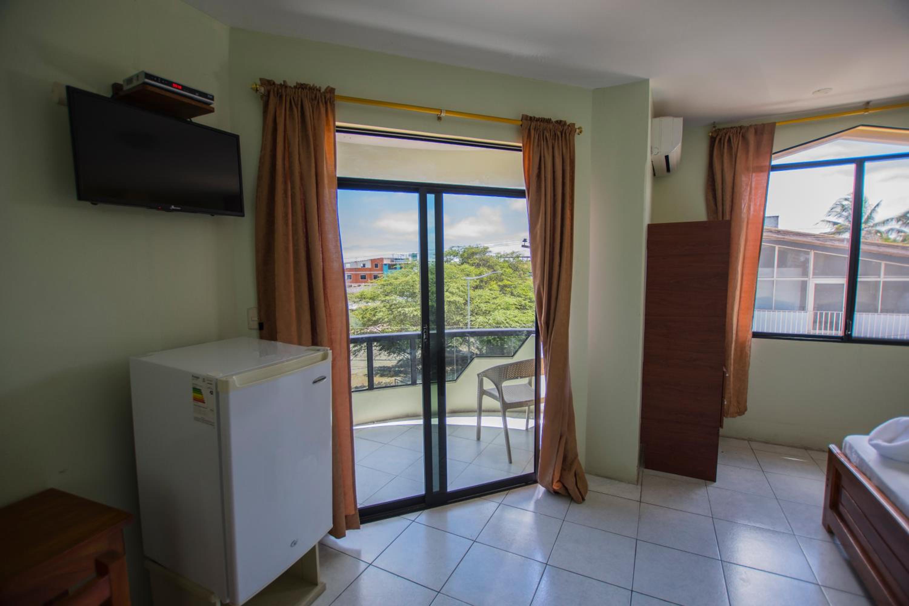 Deluxe Double Room with Balcony and Sea View photo 1