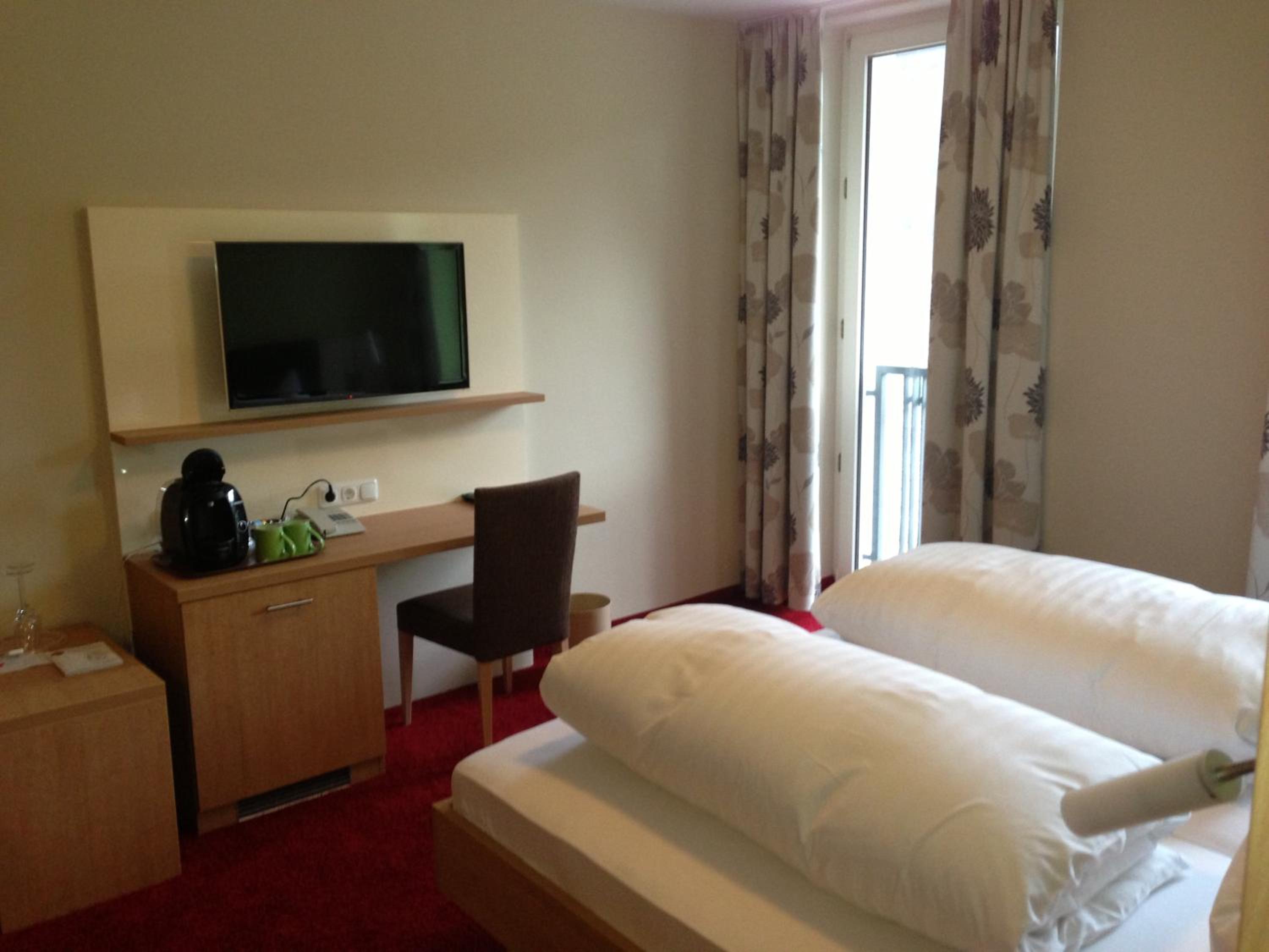 Superior Single Room with Lake View photo 2