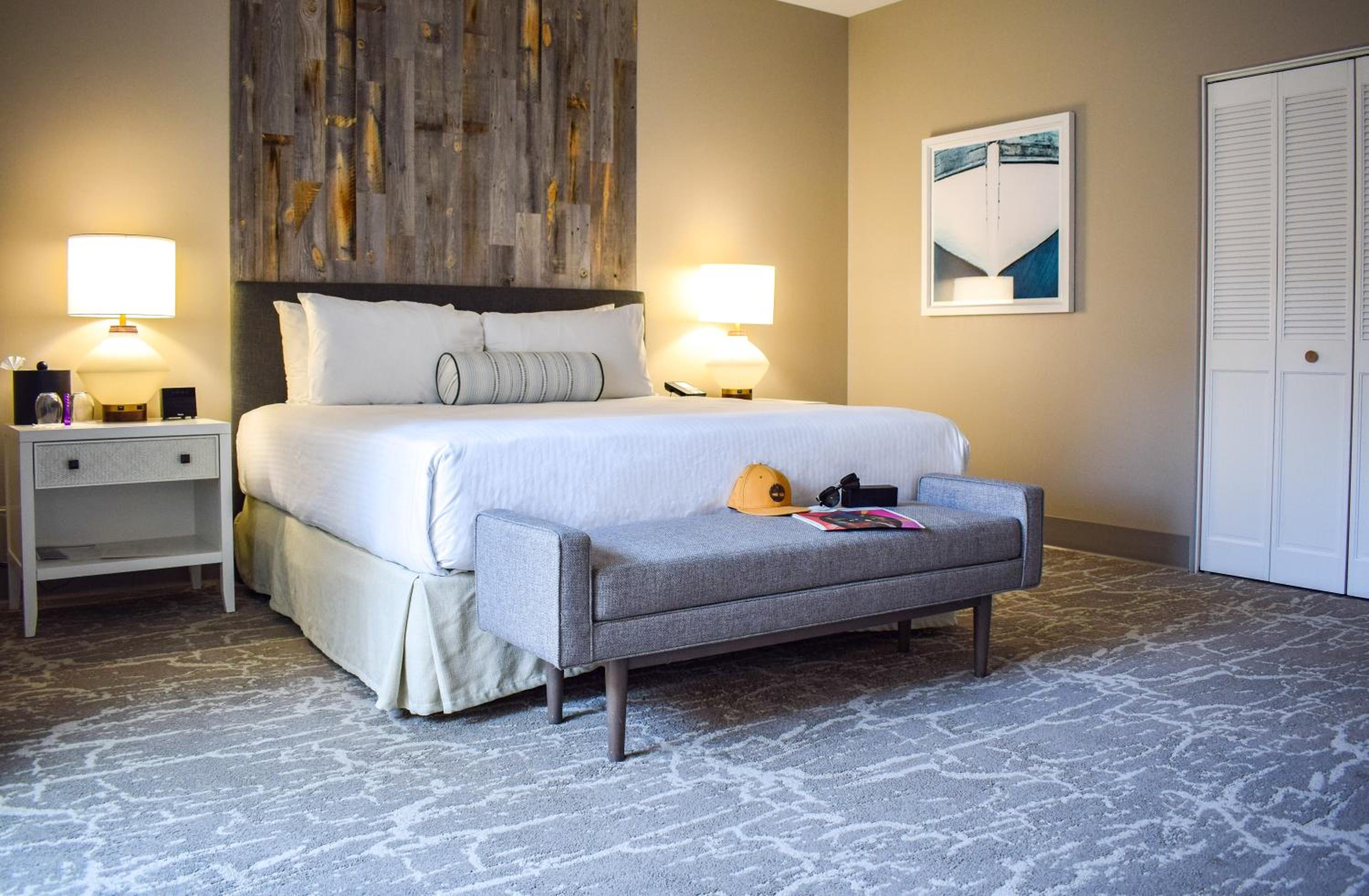 Deluxe King Room - Photo 1