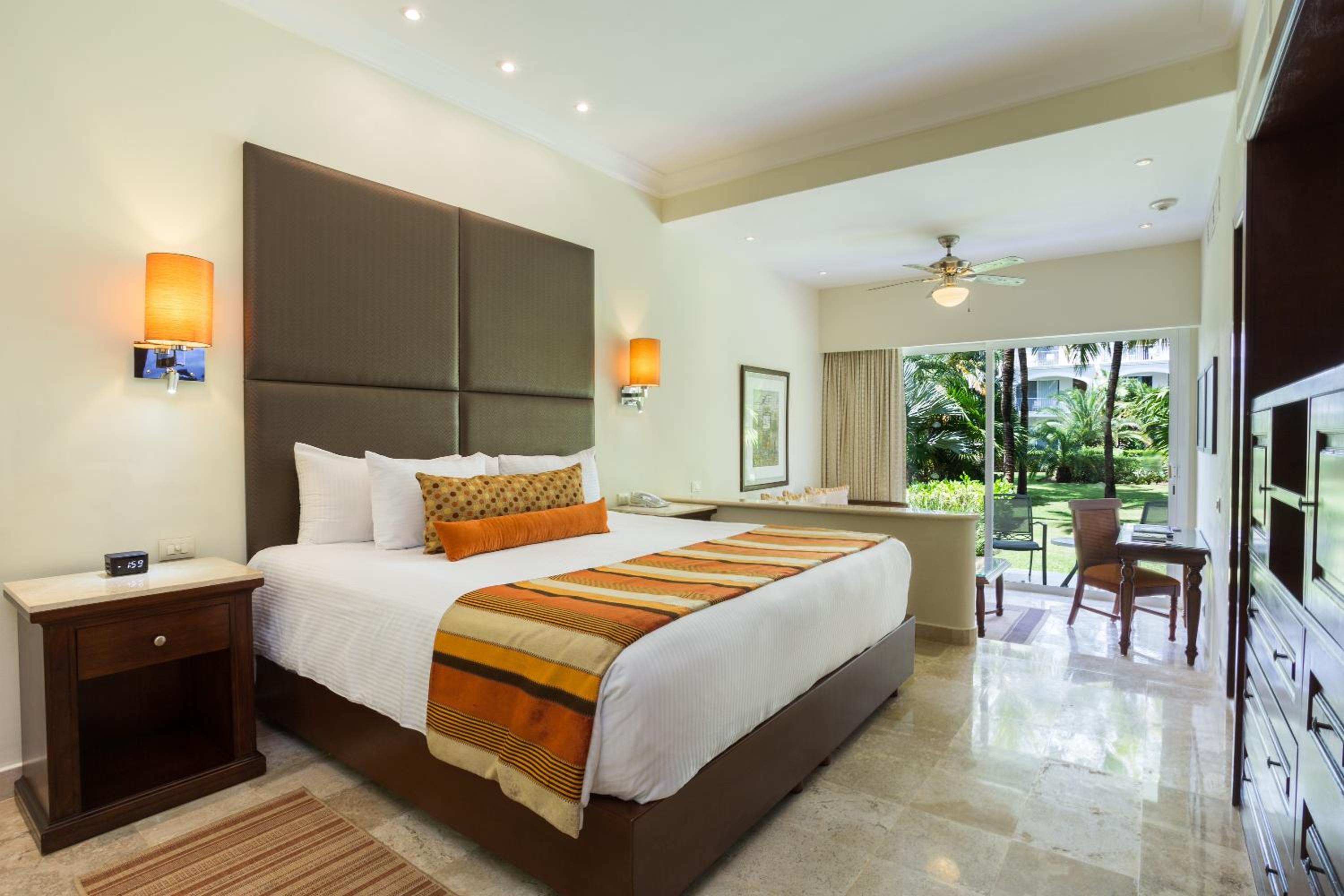 Junior Suite Garden View King