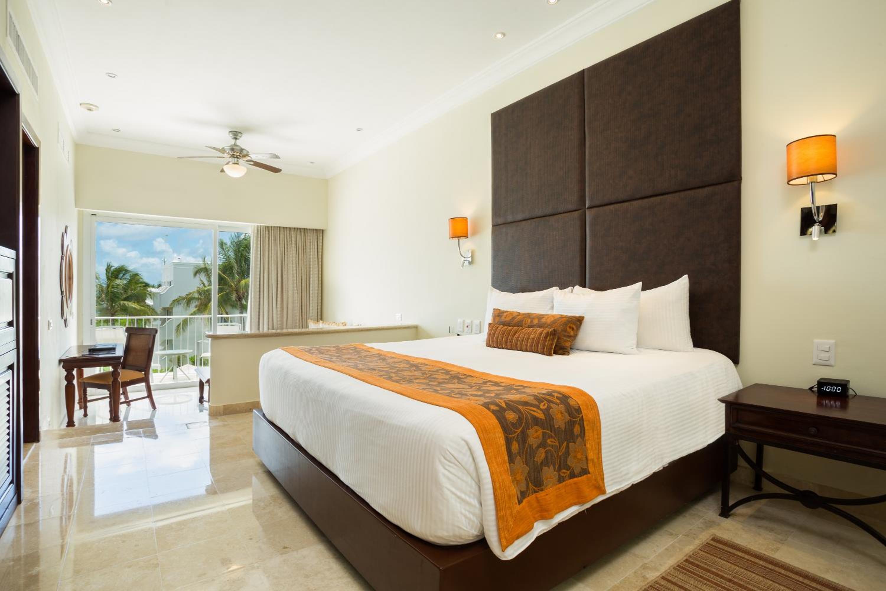 Preferred Club Junior Suite Ocean View King