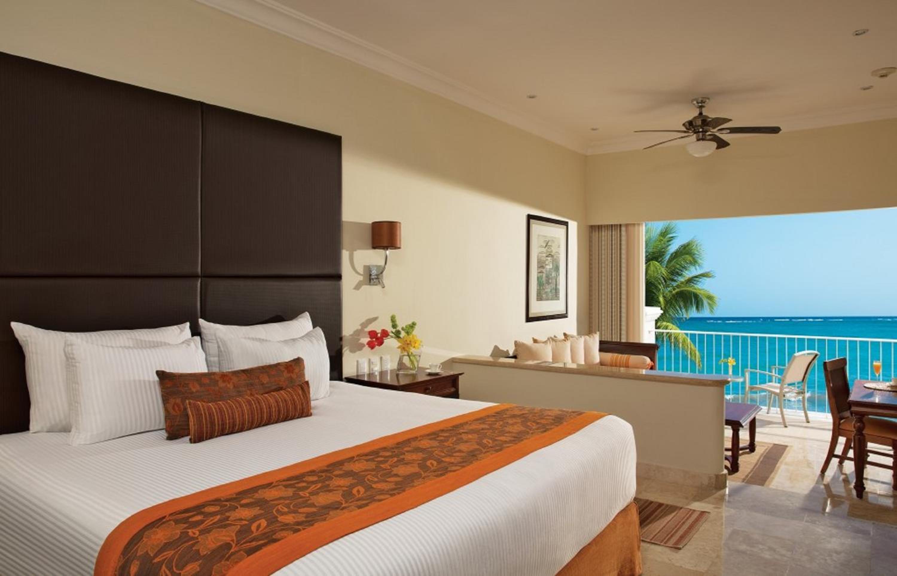 Preferred Club Junior Suite Ocean Front King