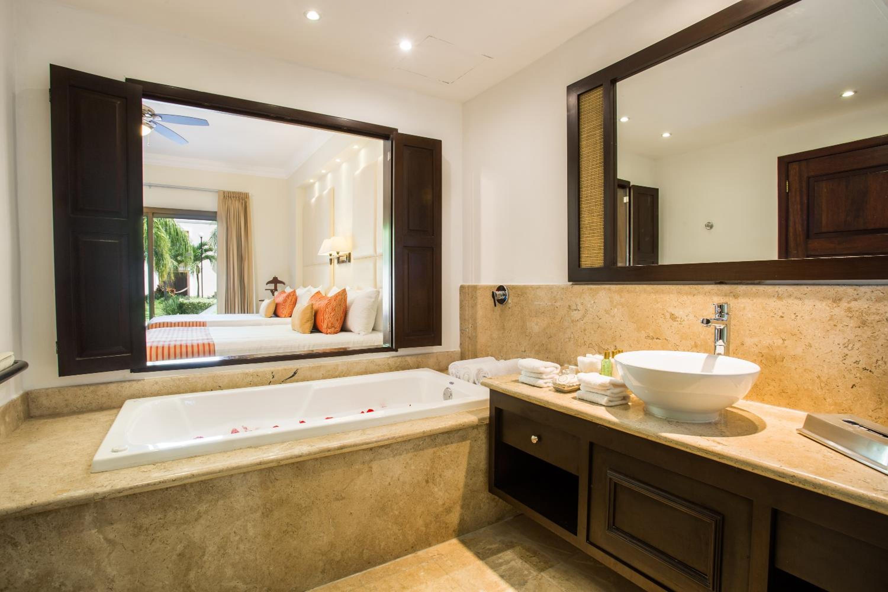 Deluxe Garden View King