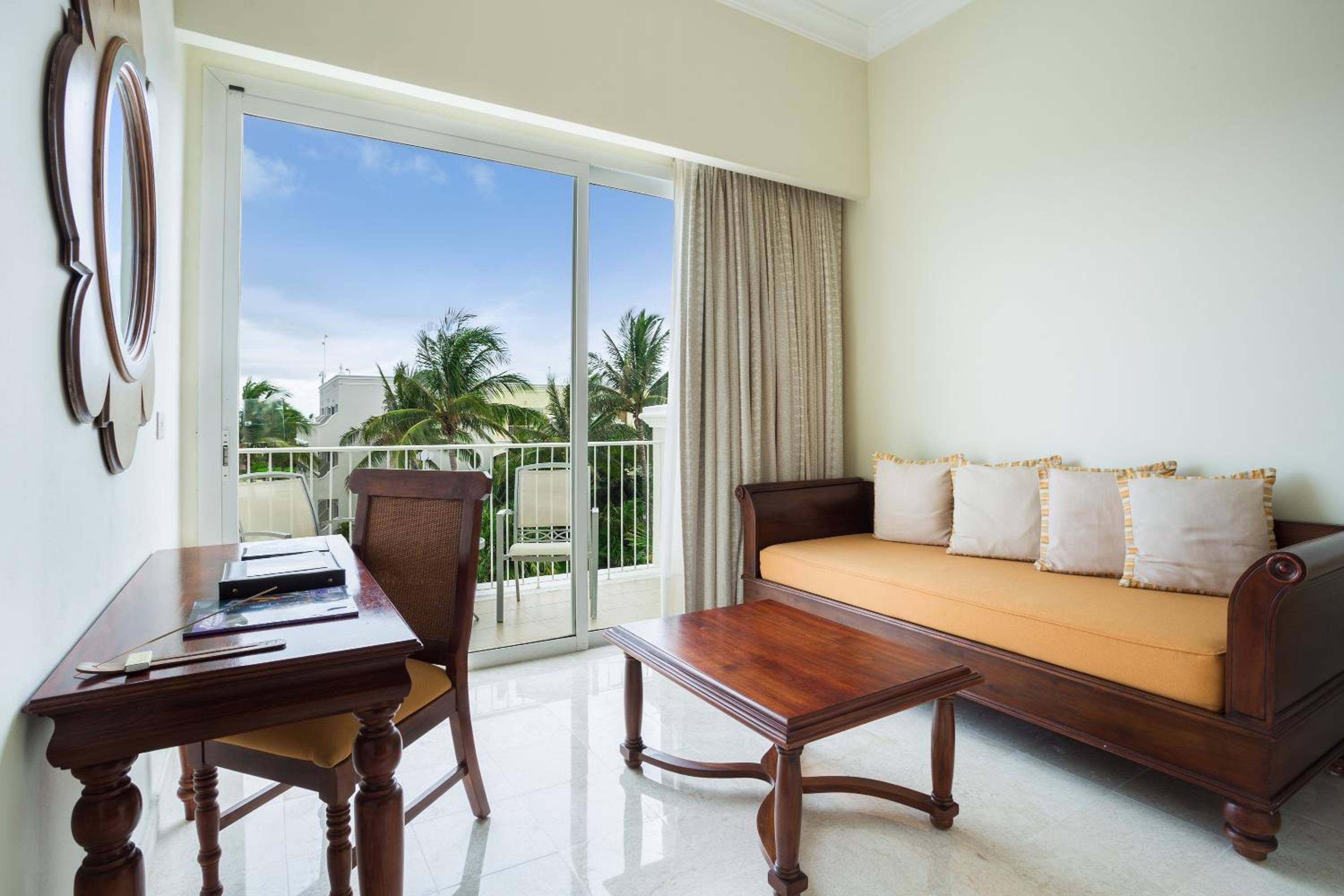 Preferred Club Junior Suite Ocean View King
