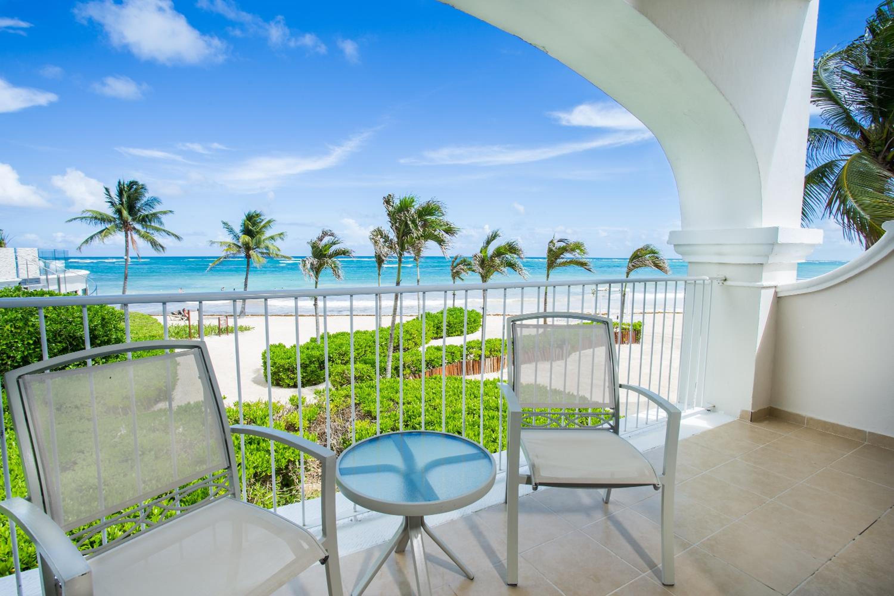 Preferred Club Junior Suite Ocean Front King