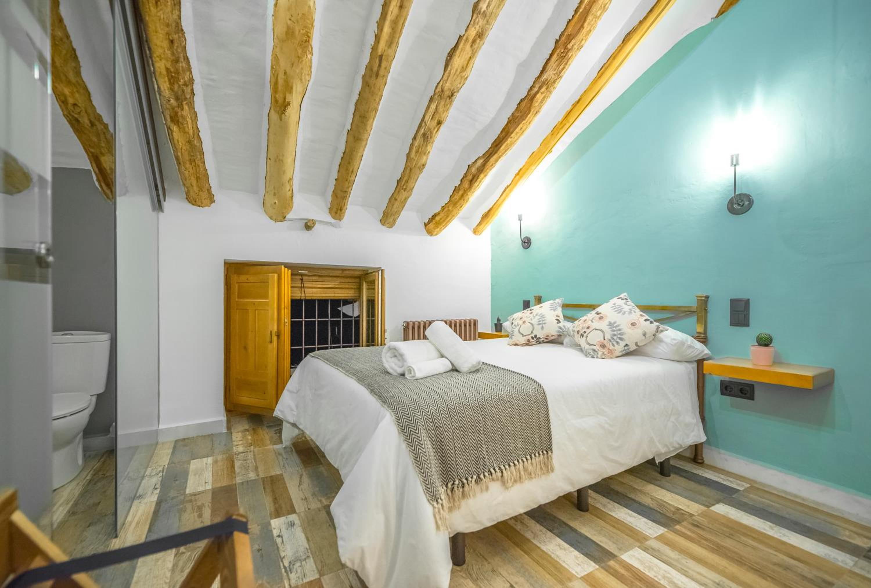 Double Room - Photo 7