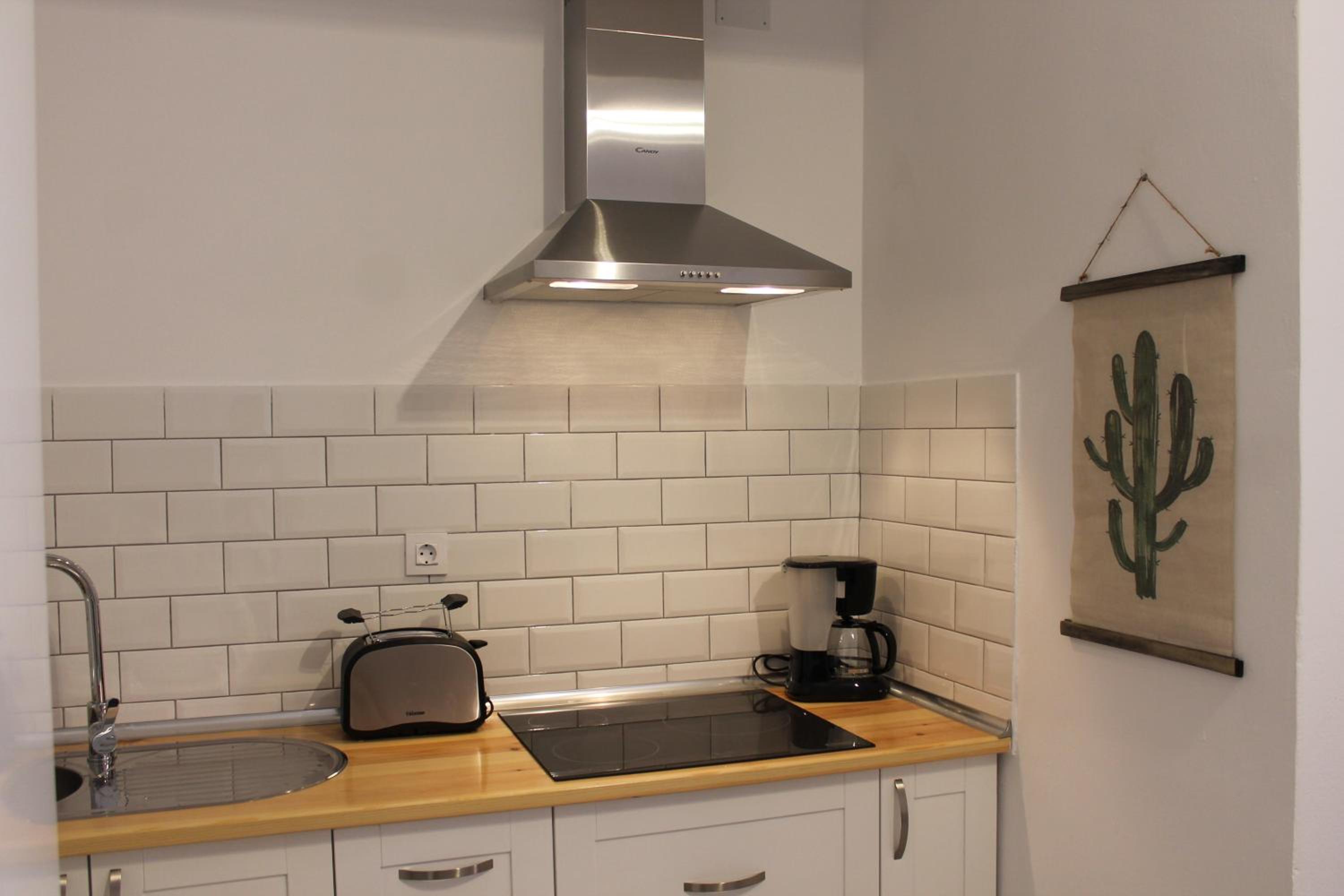 Studio Apartment - Photo 3