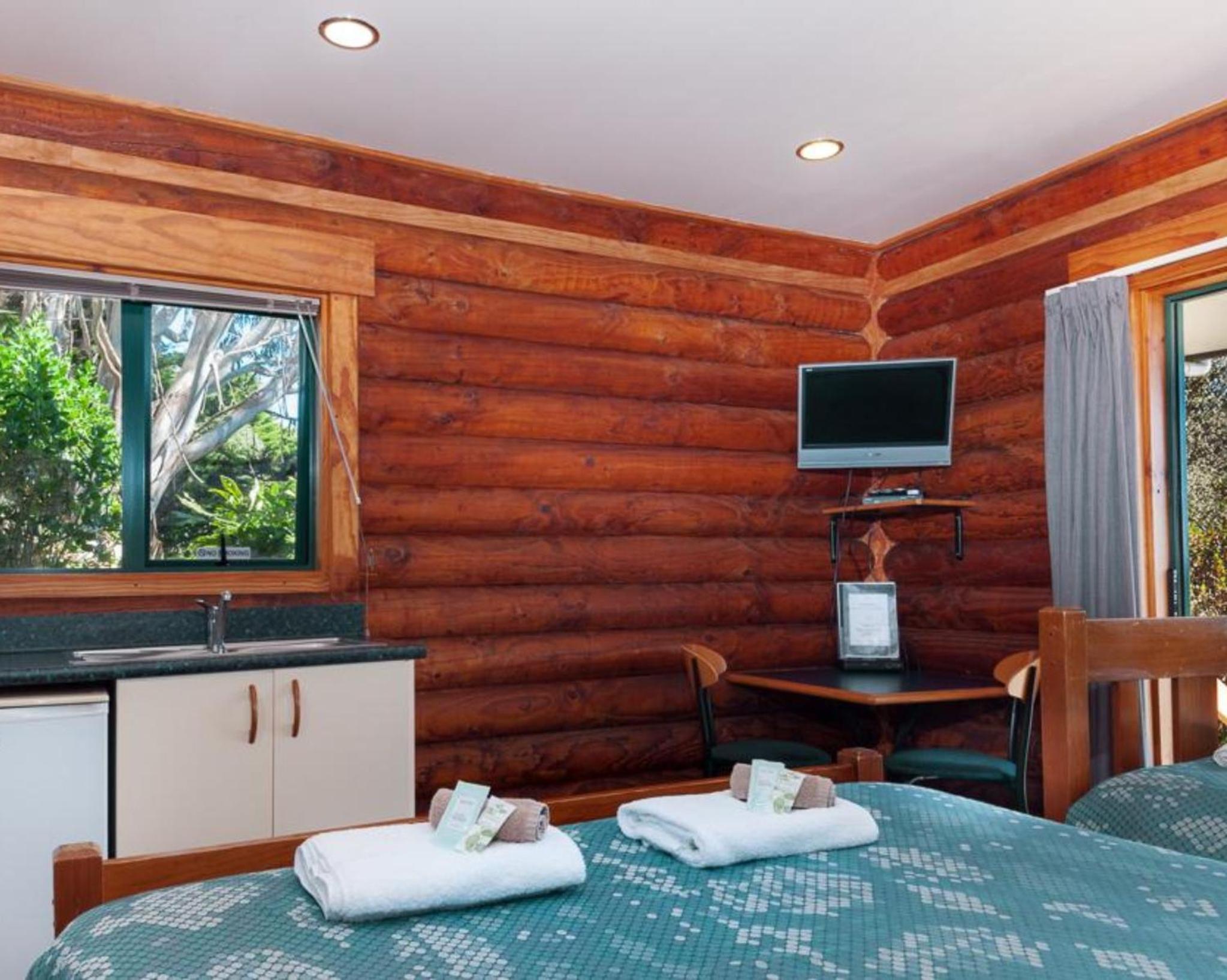 Economy Triple Room photo 1