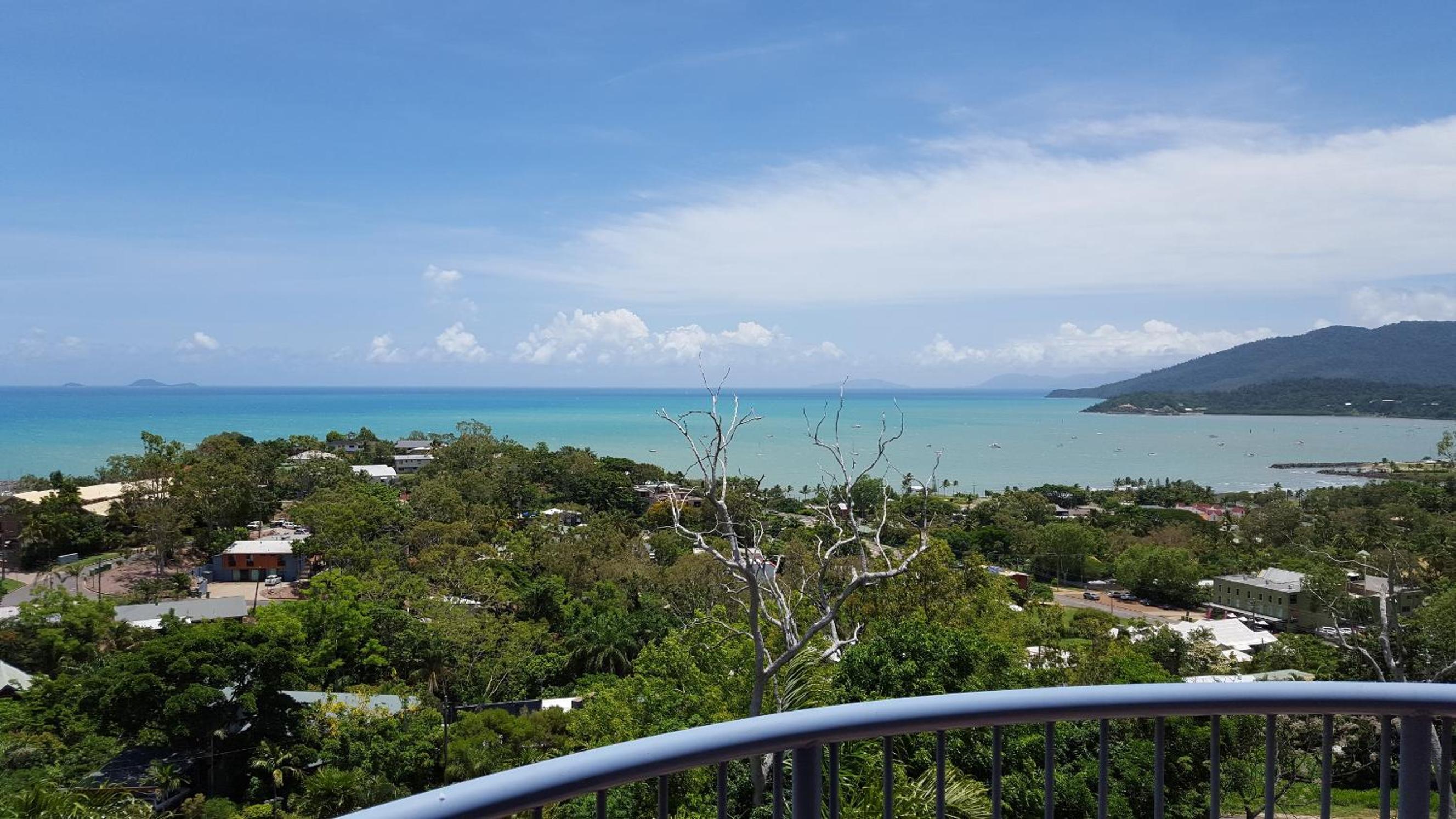 One-Bedroom Apartment with Ocean View photo 2