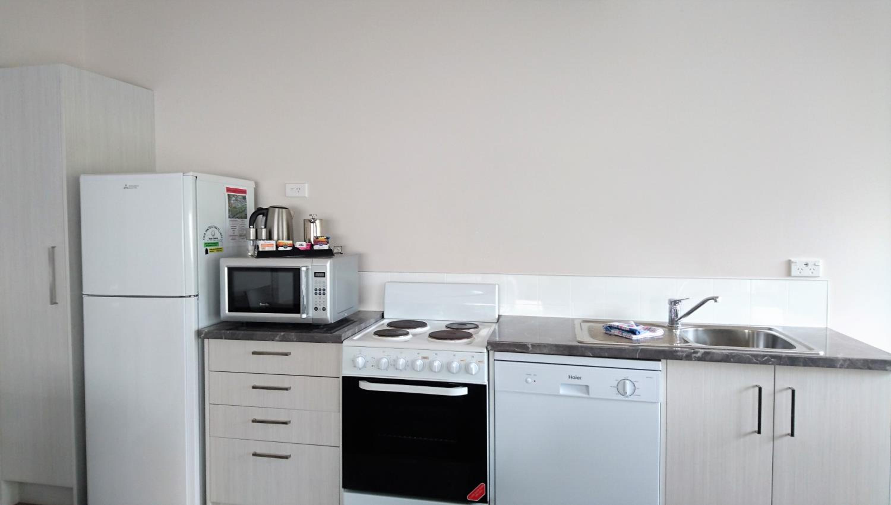 One-Bedroom Apartment - Photo 3