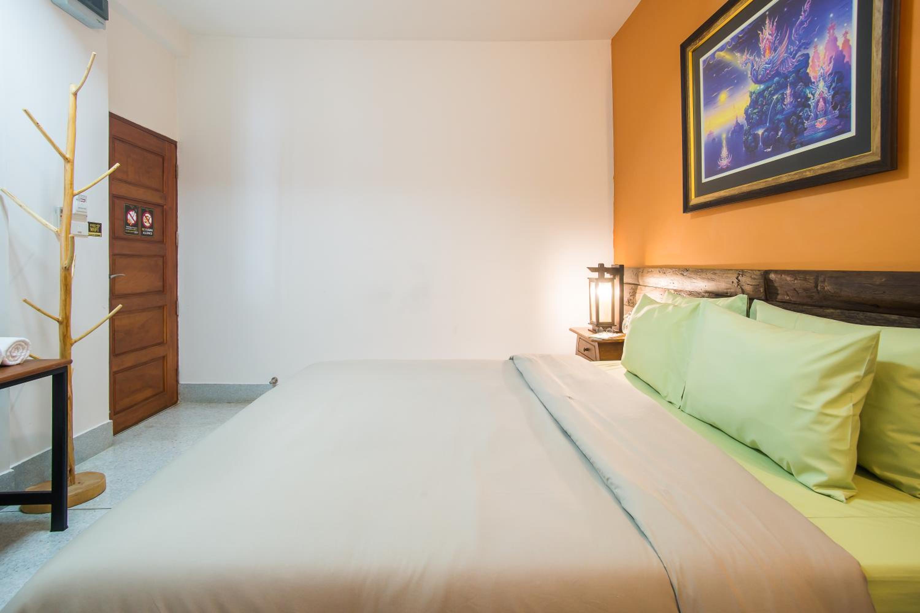 Double Room with Shared Bathroom photo 2
