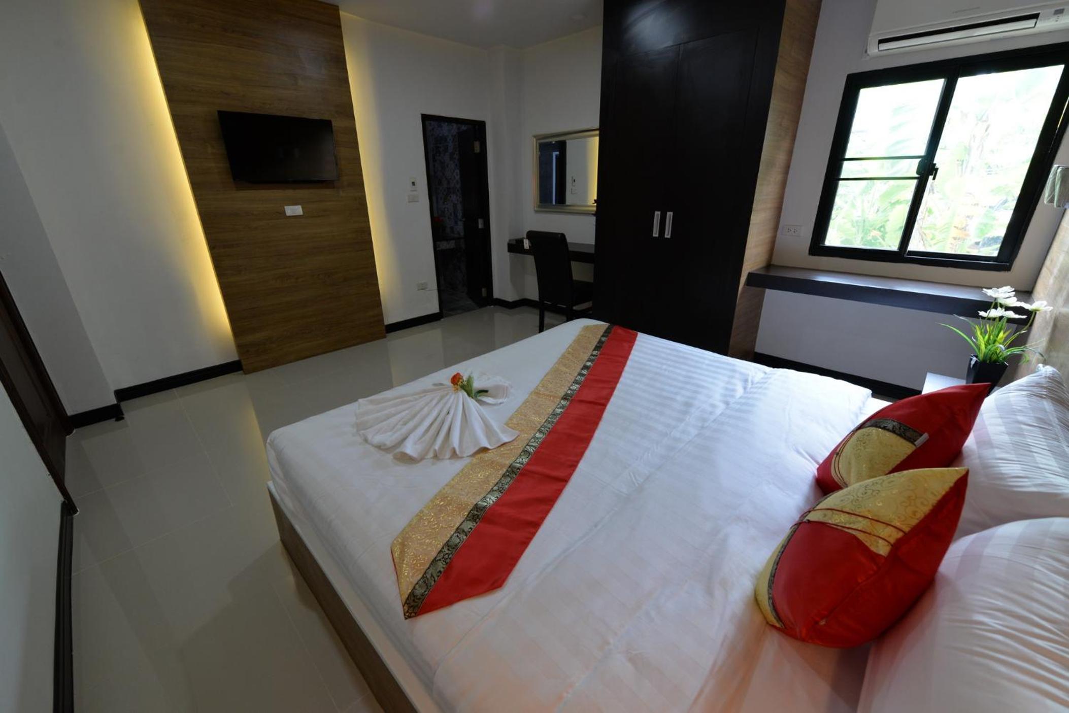 Standard King Room - Photo 3