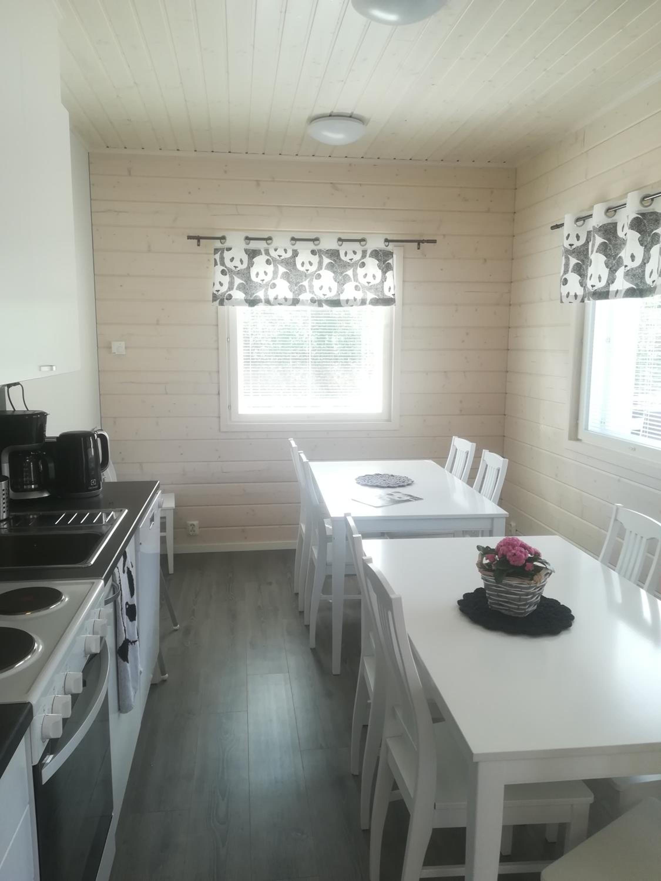 Family Room with Terrace - No pets allowed - Photo 13