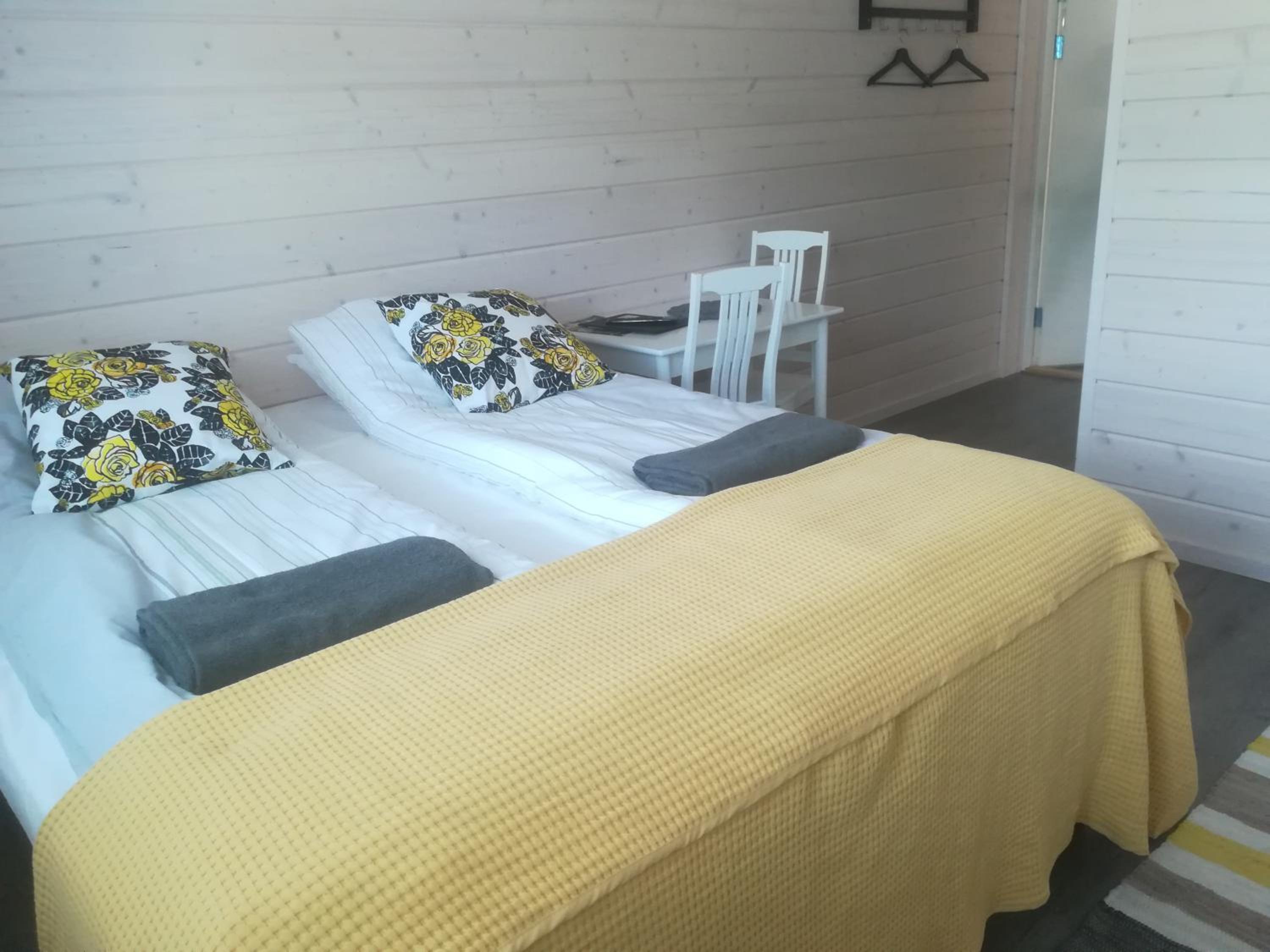 Double or Twin Room with Terrace - No pets allowed - Photo 2