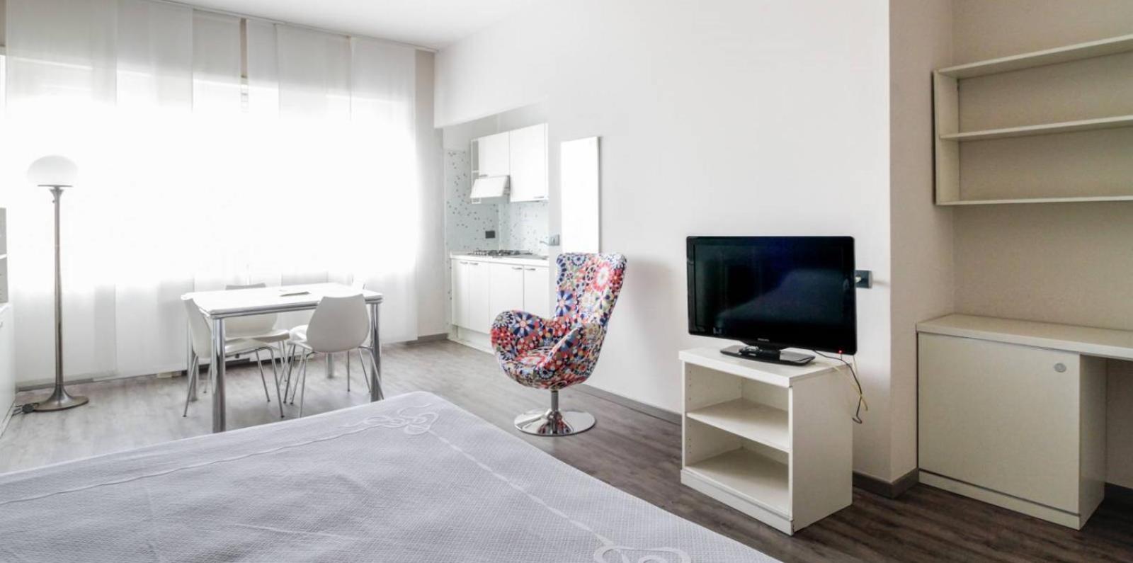 Double or Twin Room - Photo 12