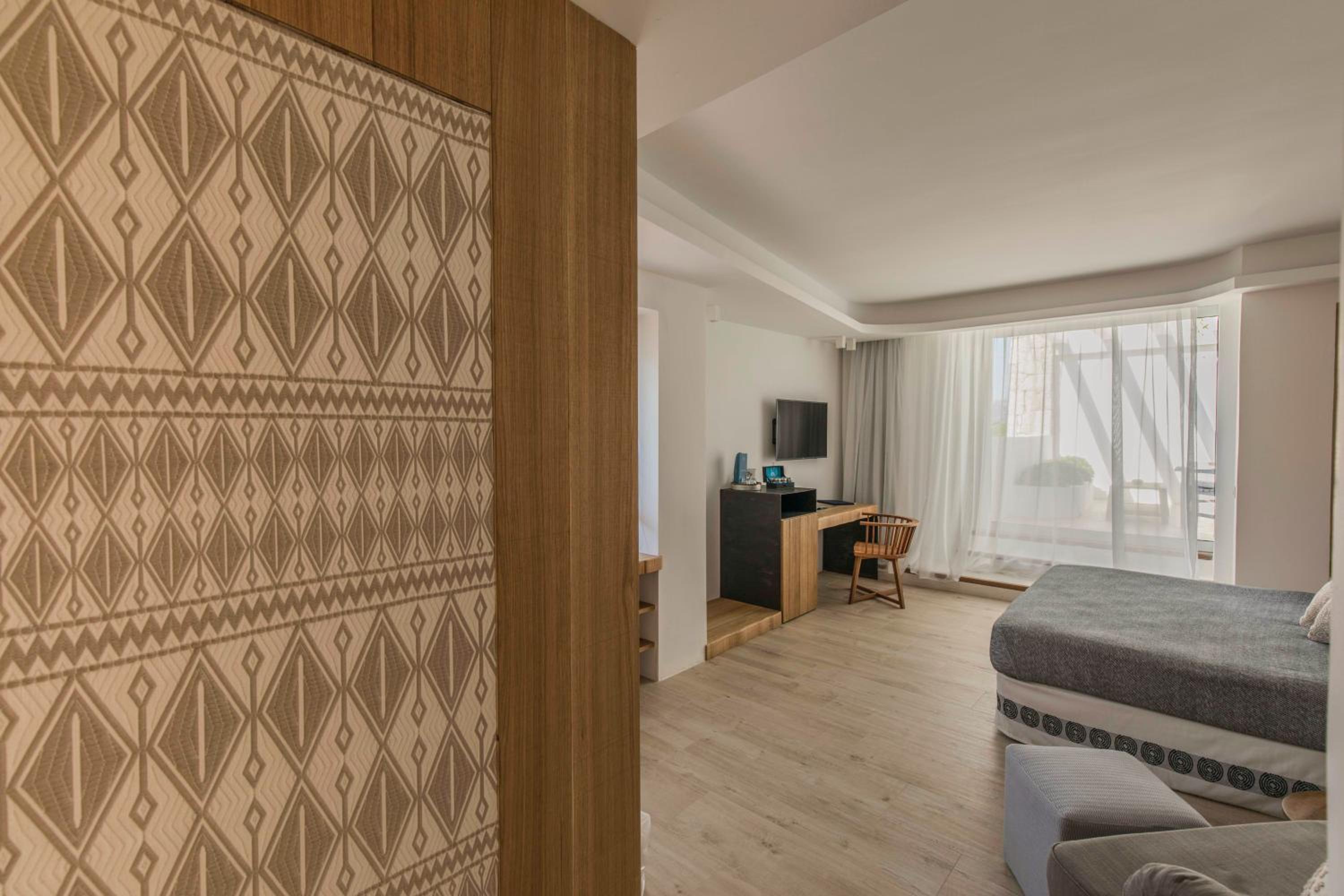 Junior Suite with Terrace - Photo 6