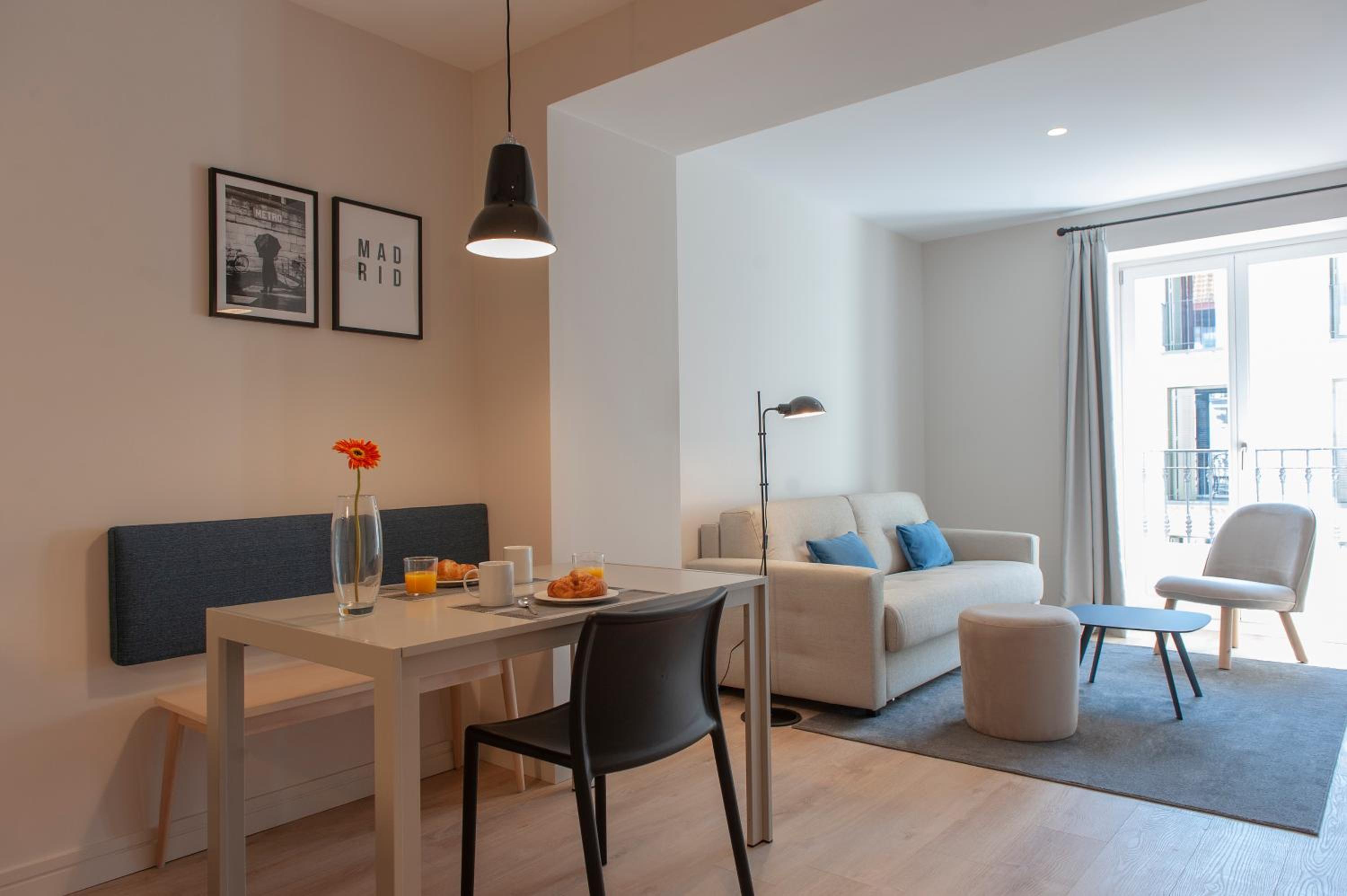 One-Bedroom Apartment photo 2