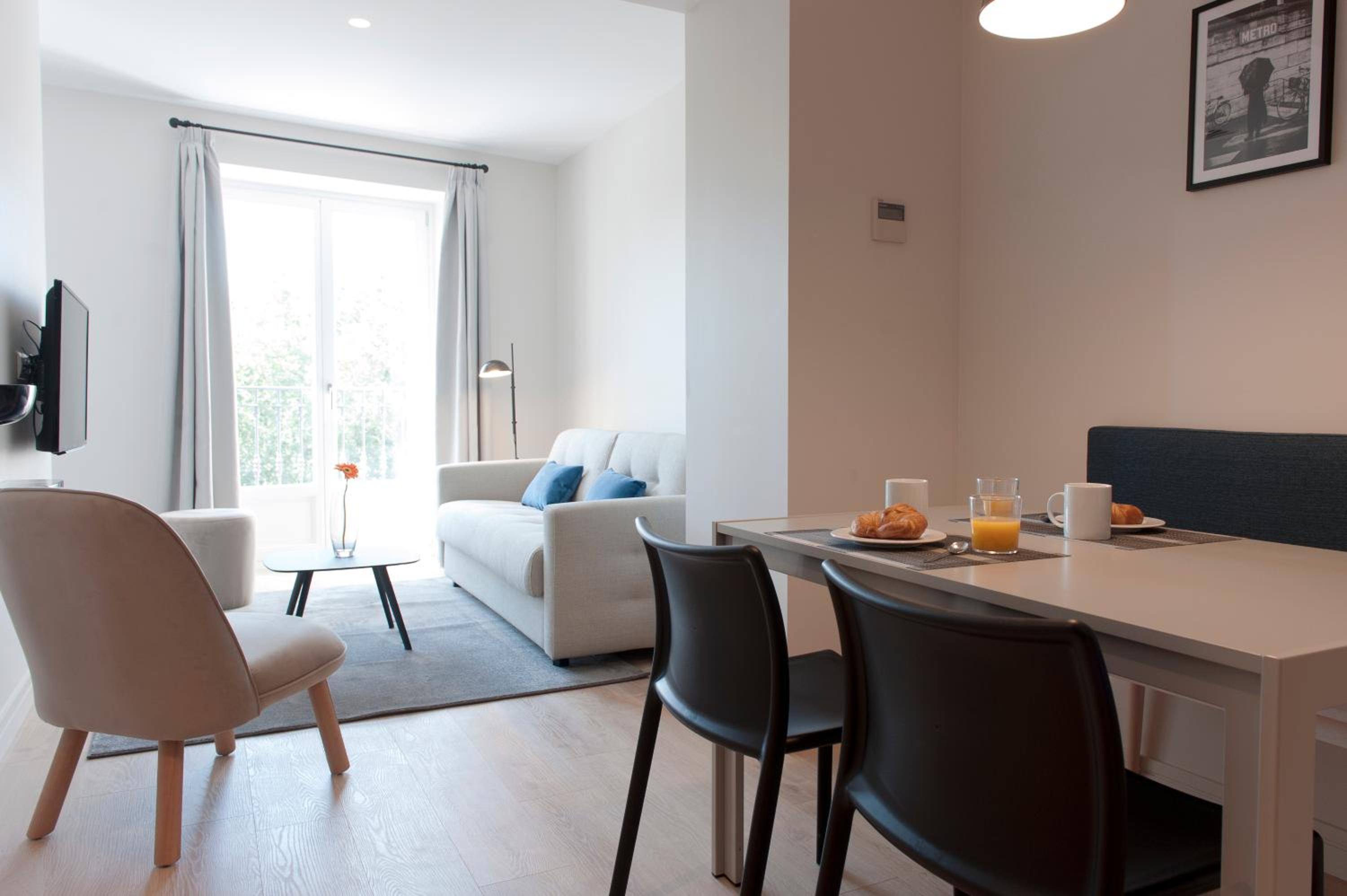 Studio Apartment photo 2