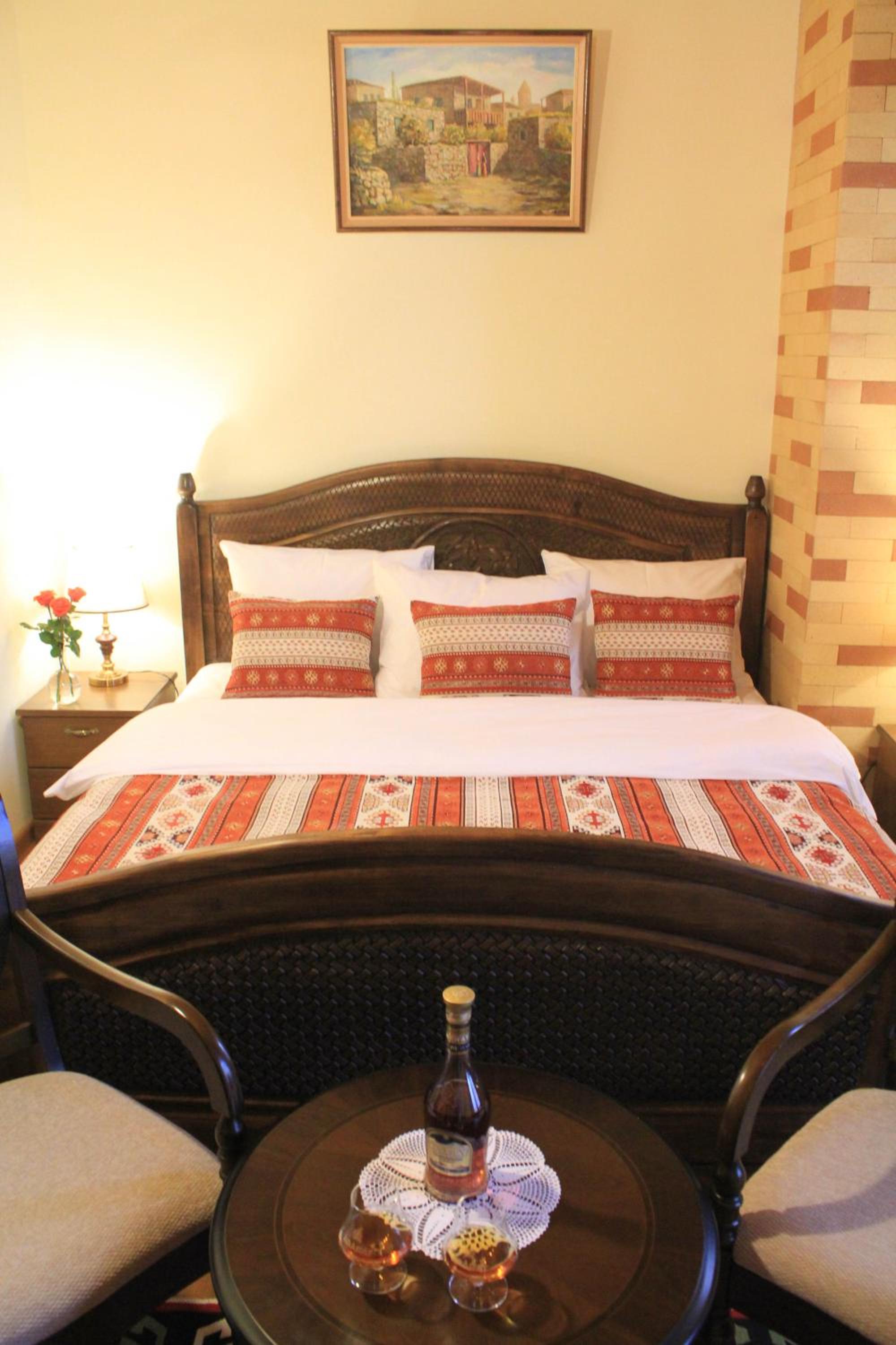 Deluxe Double Room with Balcony photo 3
