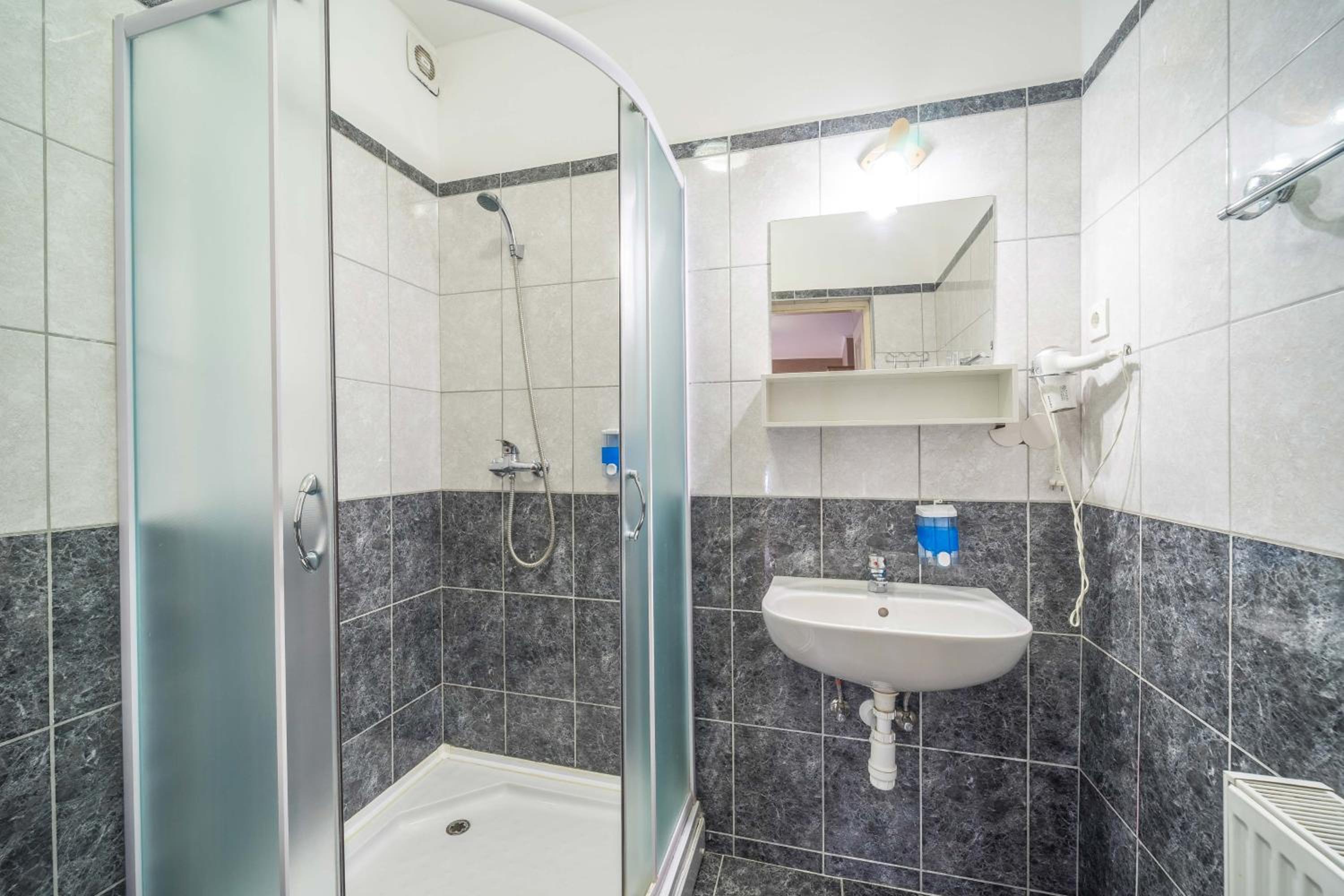 Standard Double or Twin Room - Photo 20
