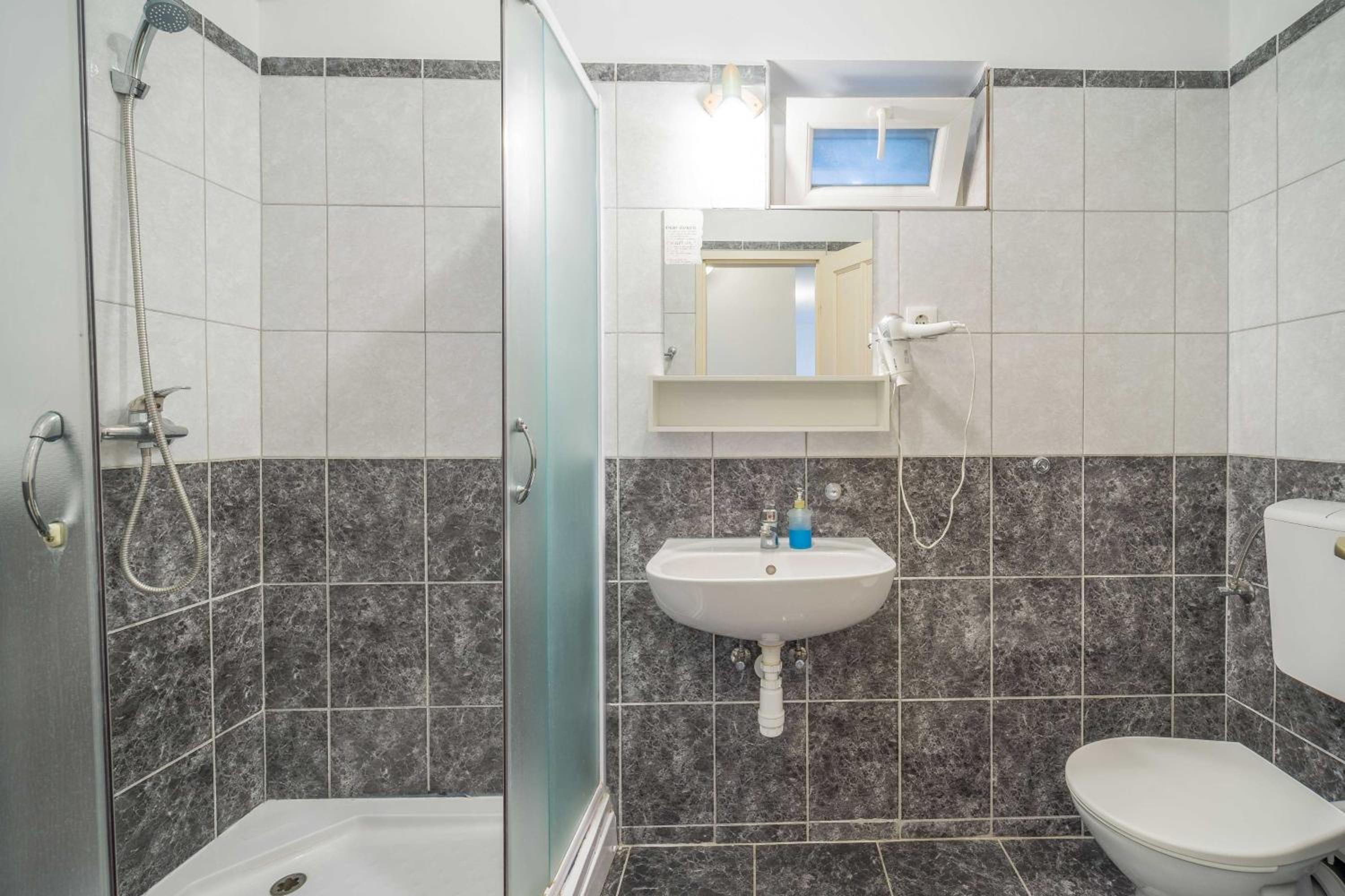 Standard Double or Twin Room - Photo 27