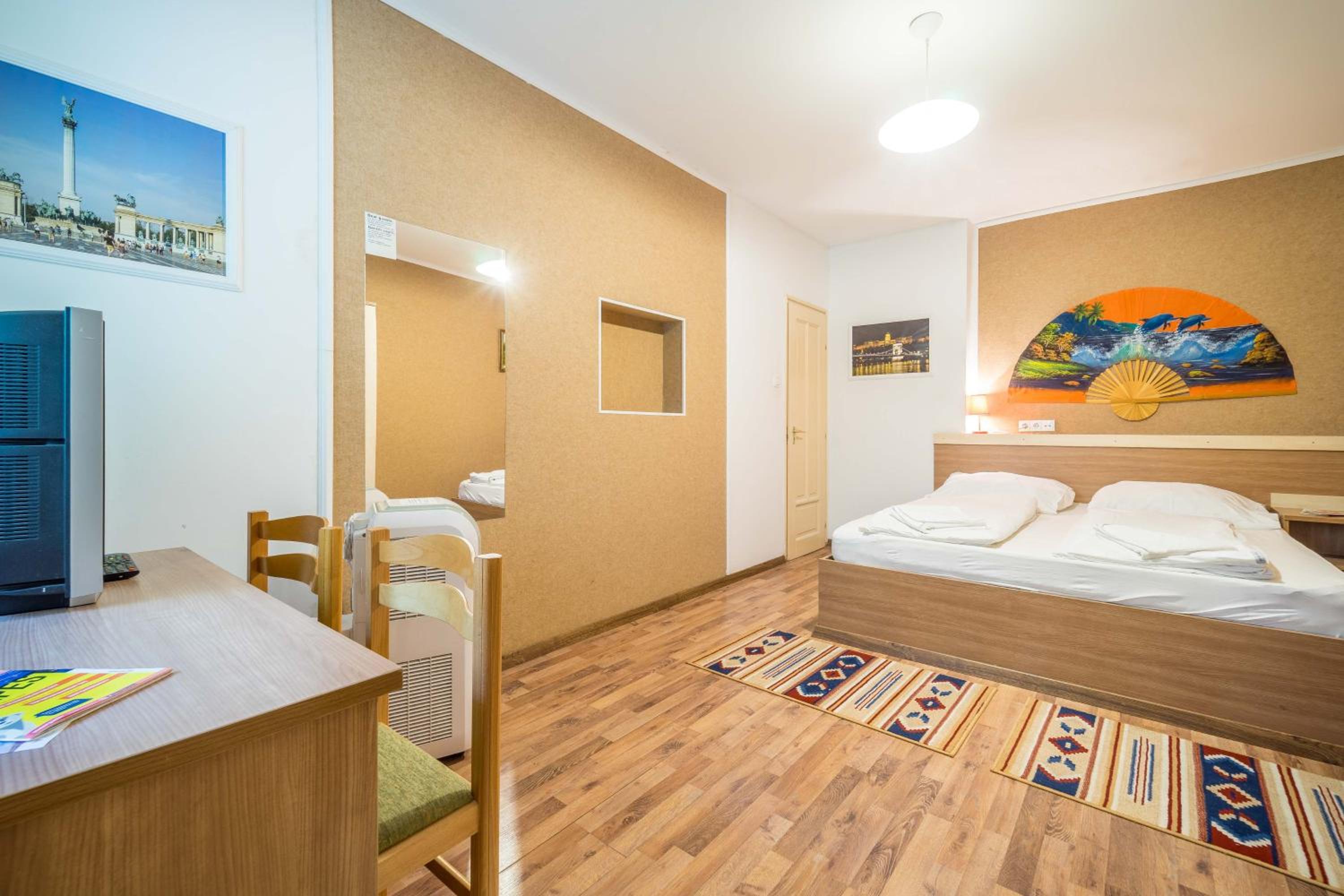 Standard Double or Twin Room - Photo 23