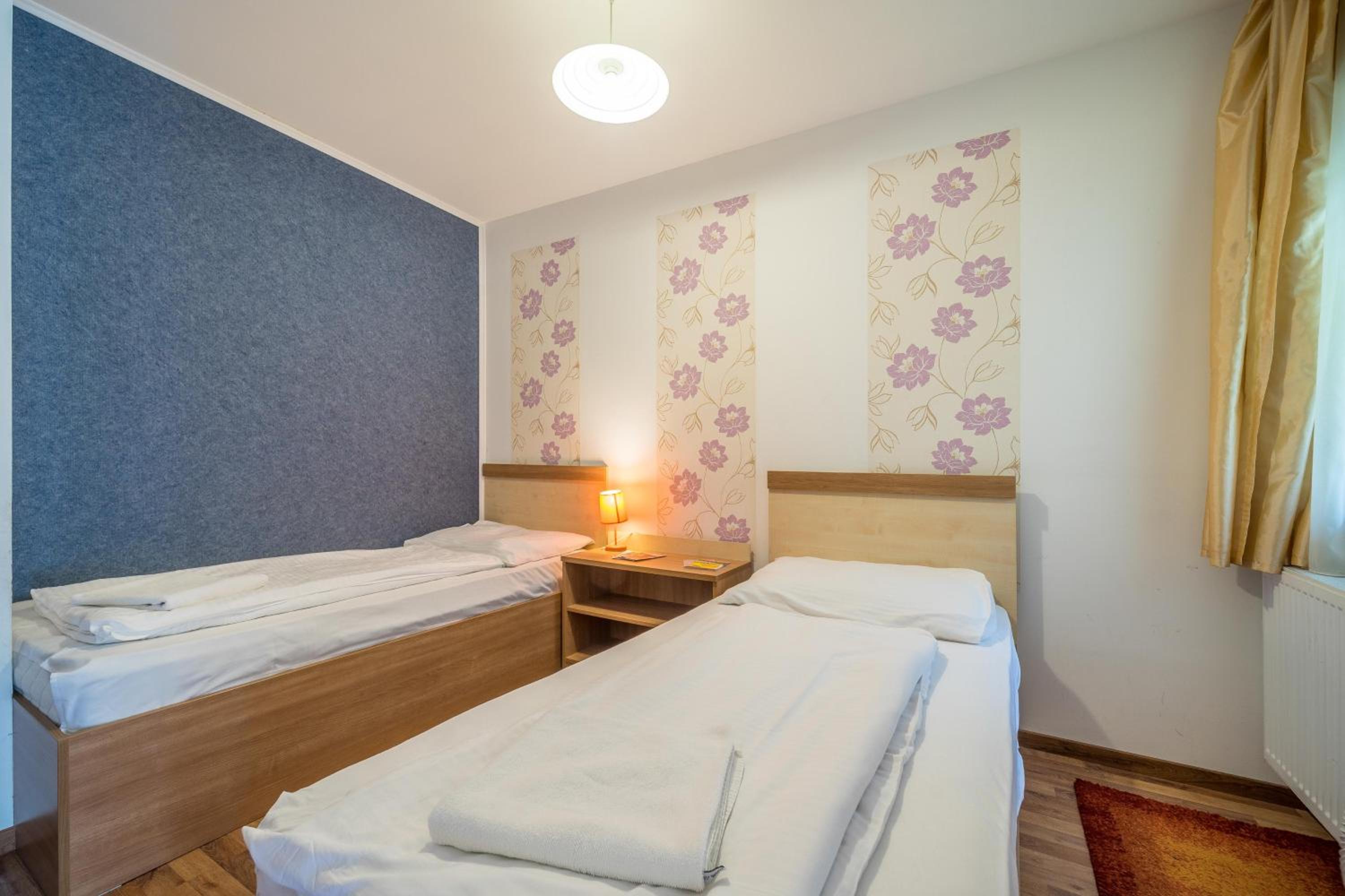 Standard Double or Twin Room - Photo 18
