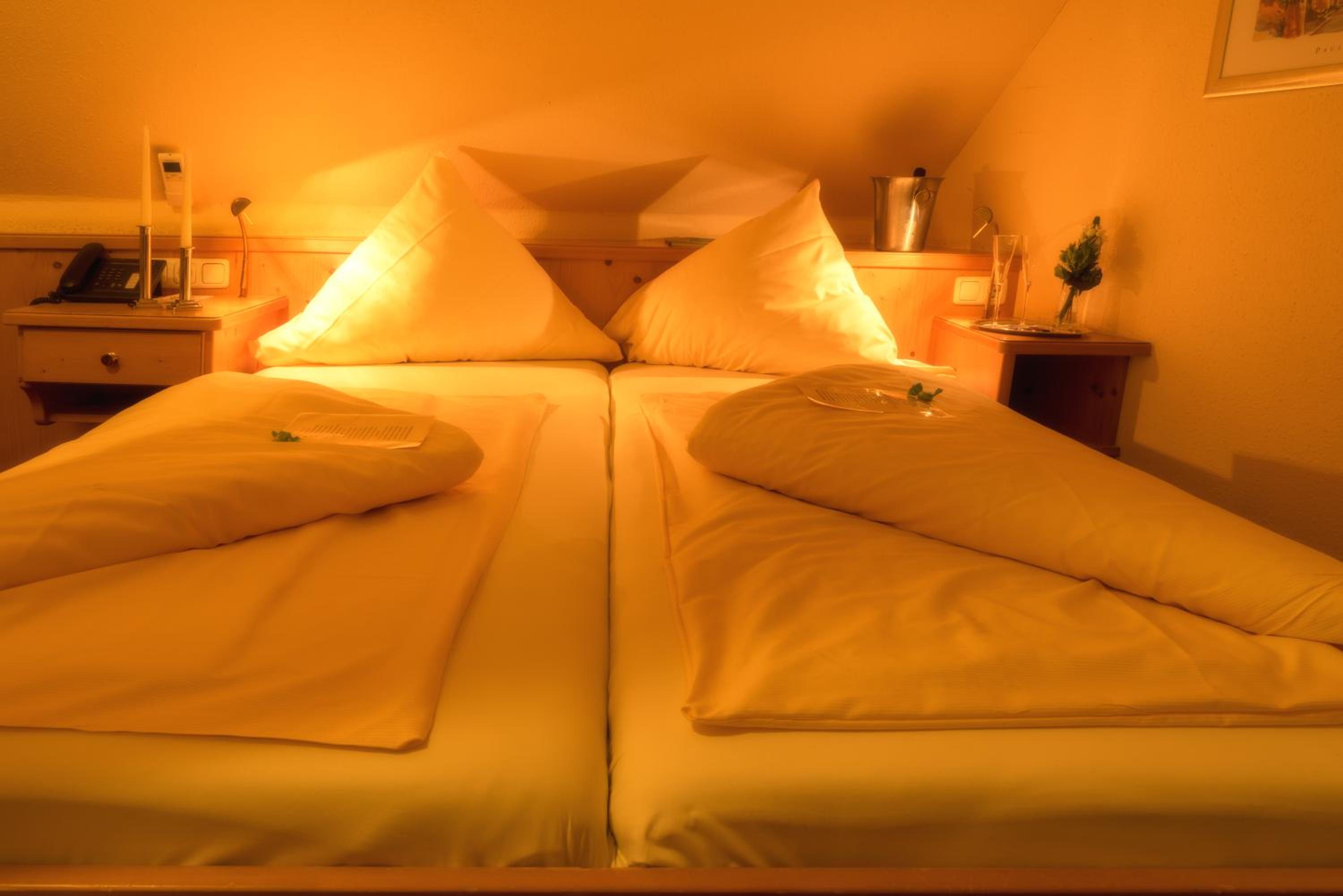 Double Room with Four Poster Bed photo 2