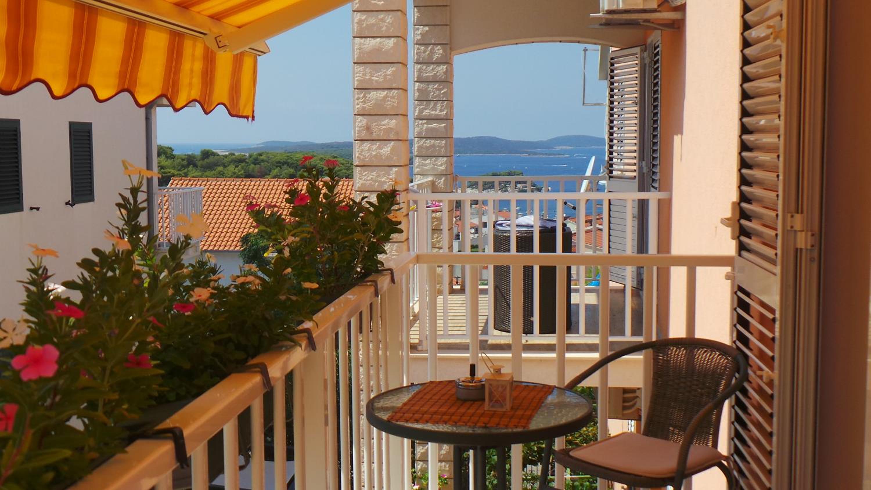 Studio with Balcony and Partial Sea View (2 Adults) Nr.5 - Photo 4