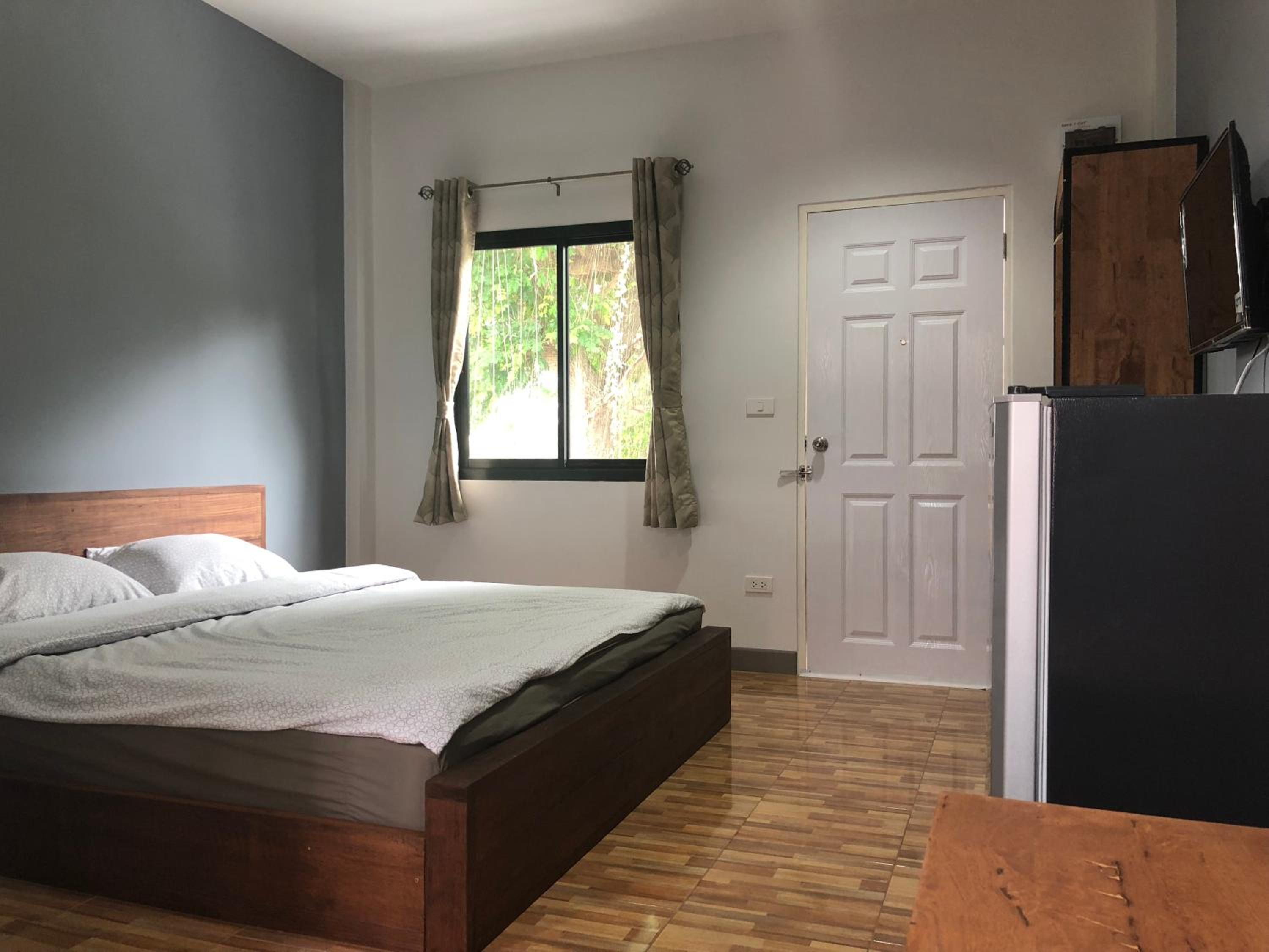 Budget Twin Room - Photo 5
