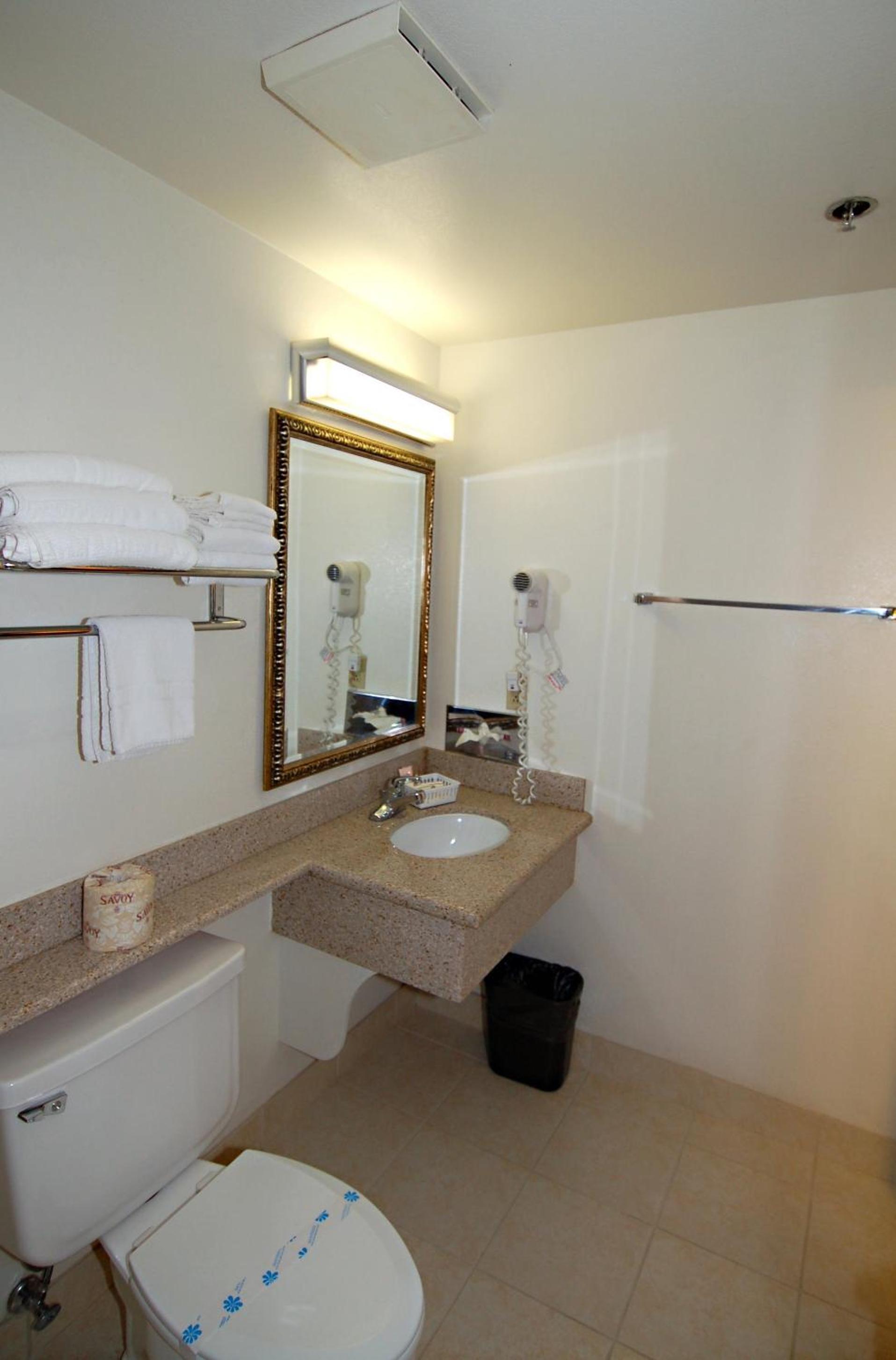 Double Room with Two Double Beds photo 3